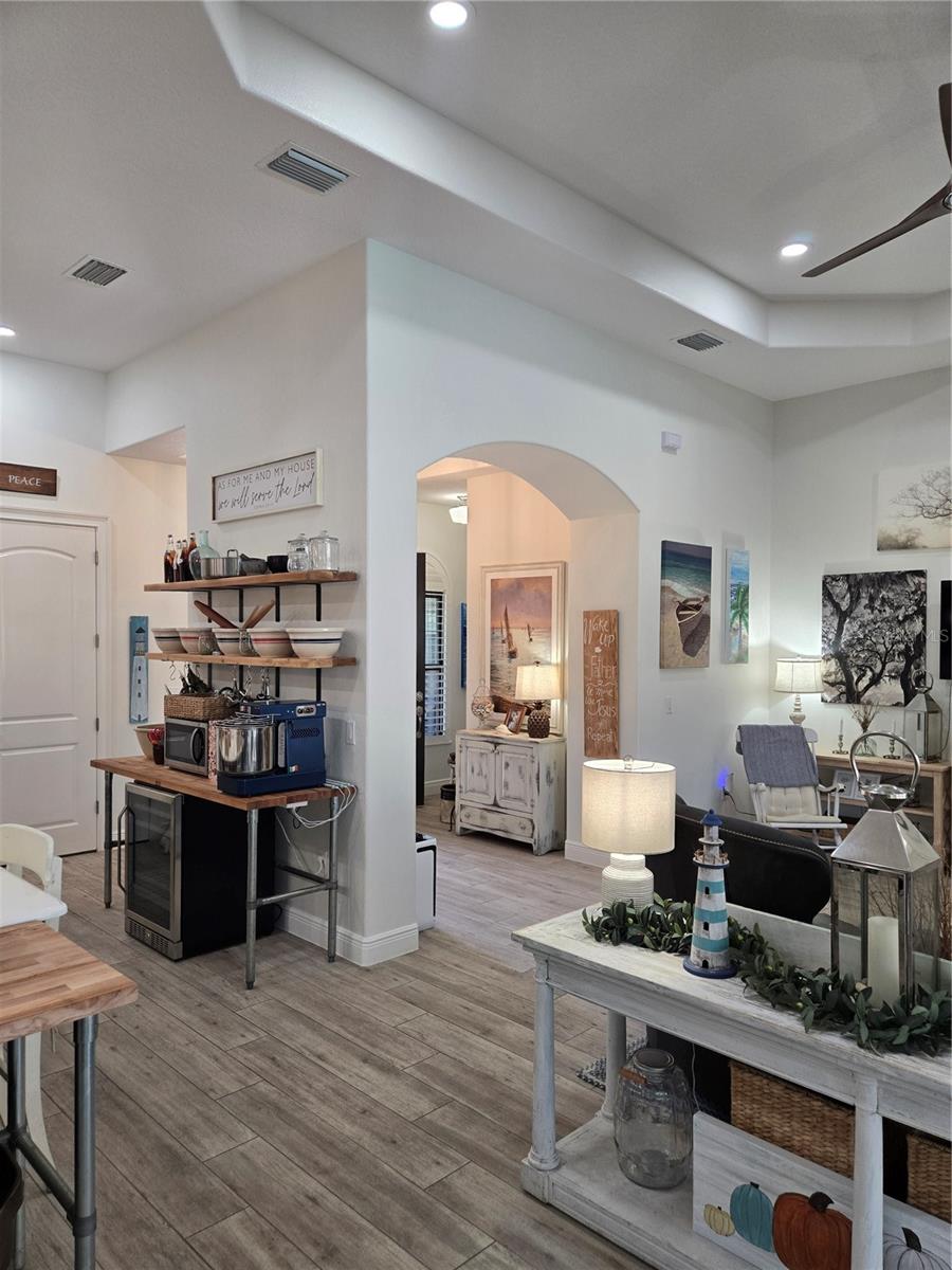 5084 GREENS DR, LADY LAKE, FL, 32159