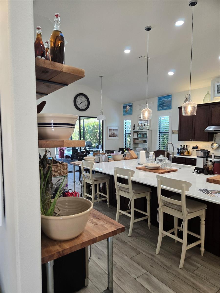 5084 GREENS DR, LADY LAKE, FL, 32159