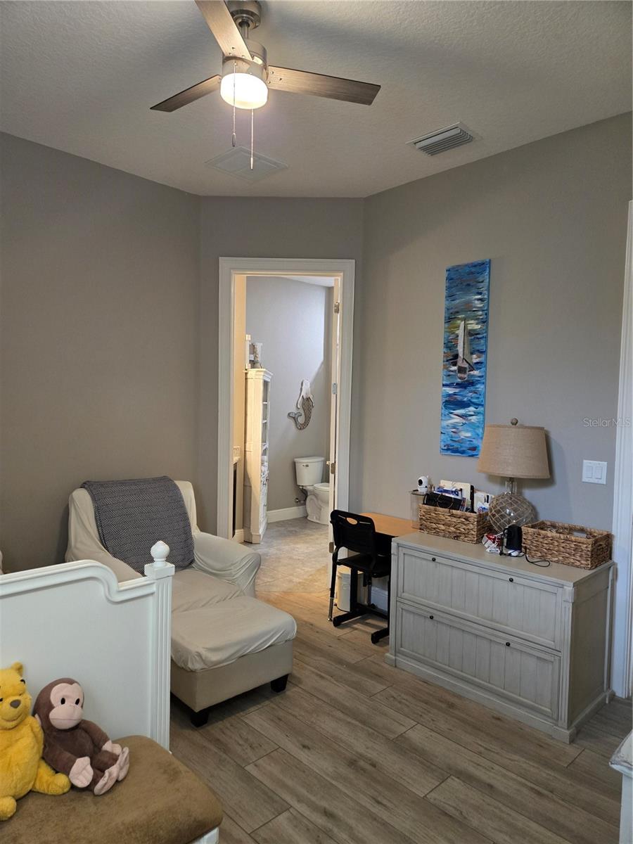 5084 GREENS DR, LADY LAKE, FL, 32159