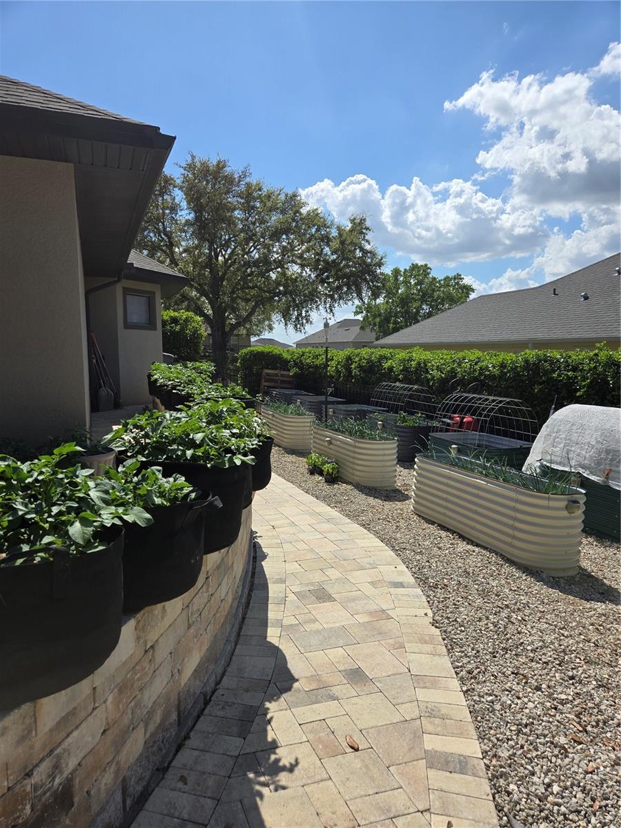 5084 GREENS DR, LADY LAKE, FL, 32159