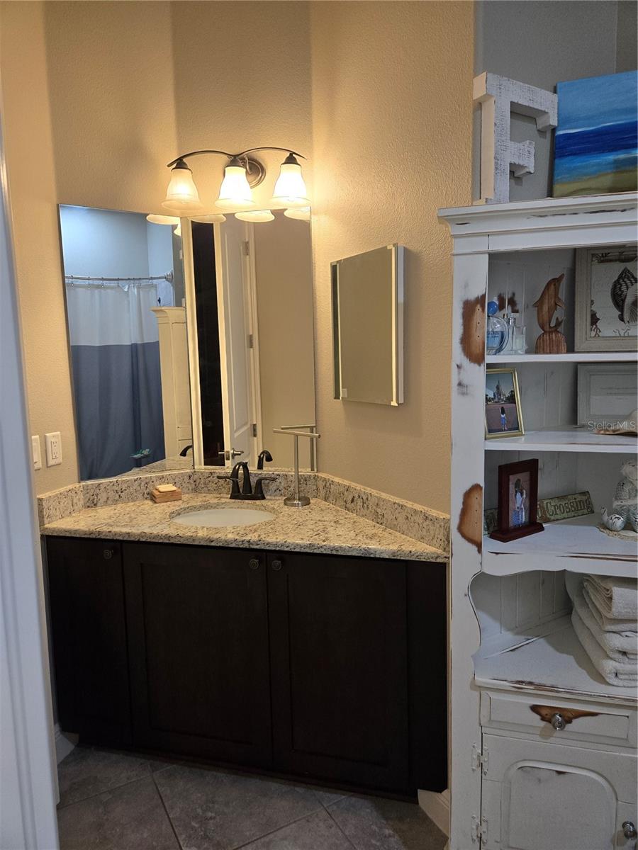 5084 GREENS DR, LADY LAKE, FL, 32159