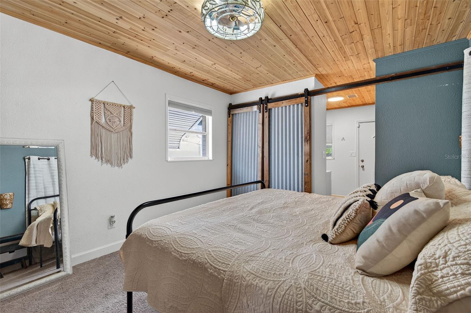 2444 34TH AVE N, ST PETERSBURG, FL, 33713