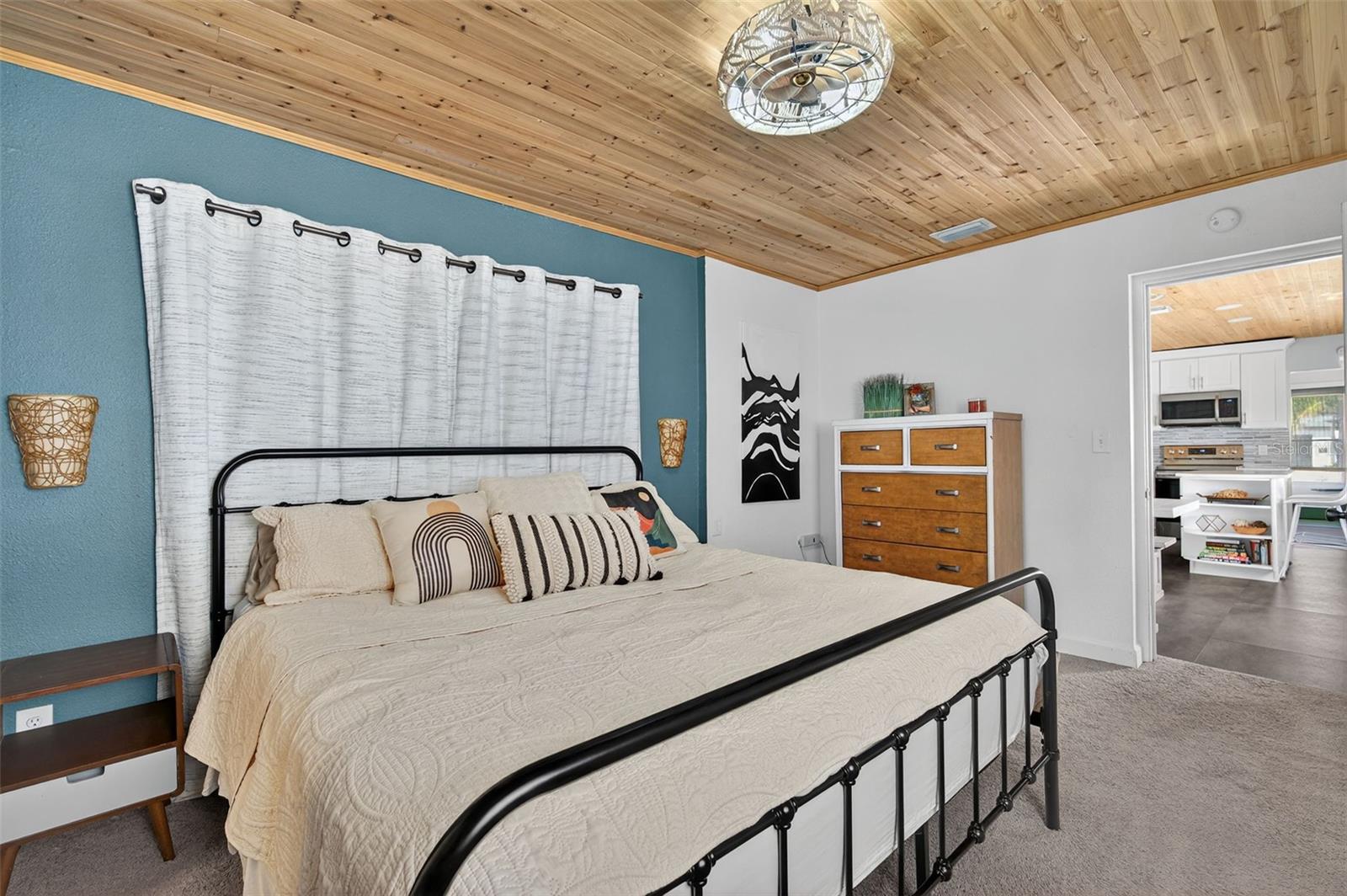 2444 34TH AVE N, ST PETERSBURG, FL, 33713