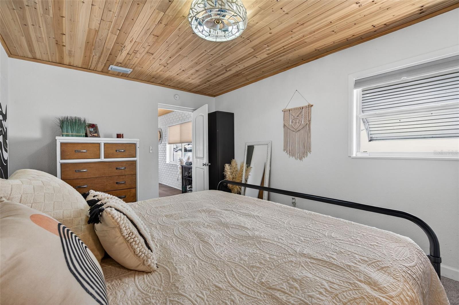 2444 34TH AVE N, ST PETERSBURG, FL, 33713