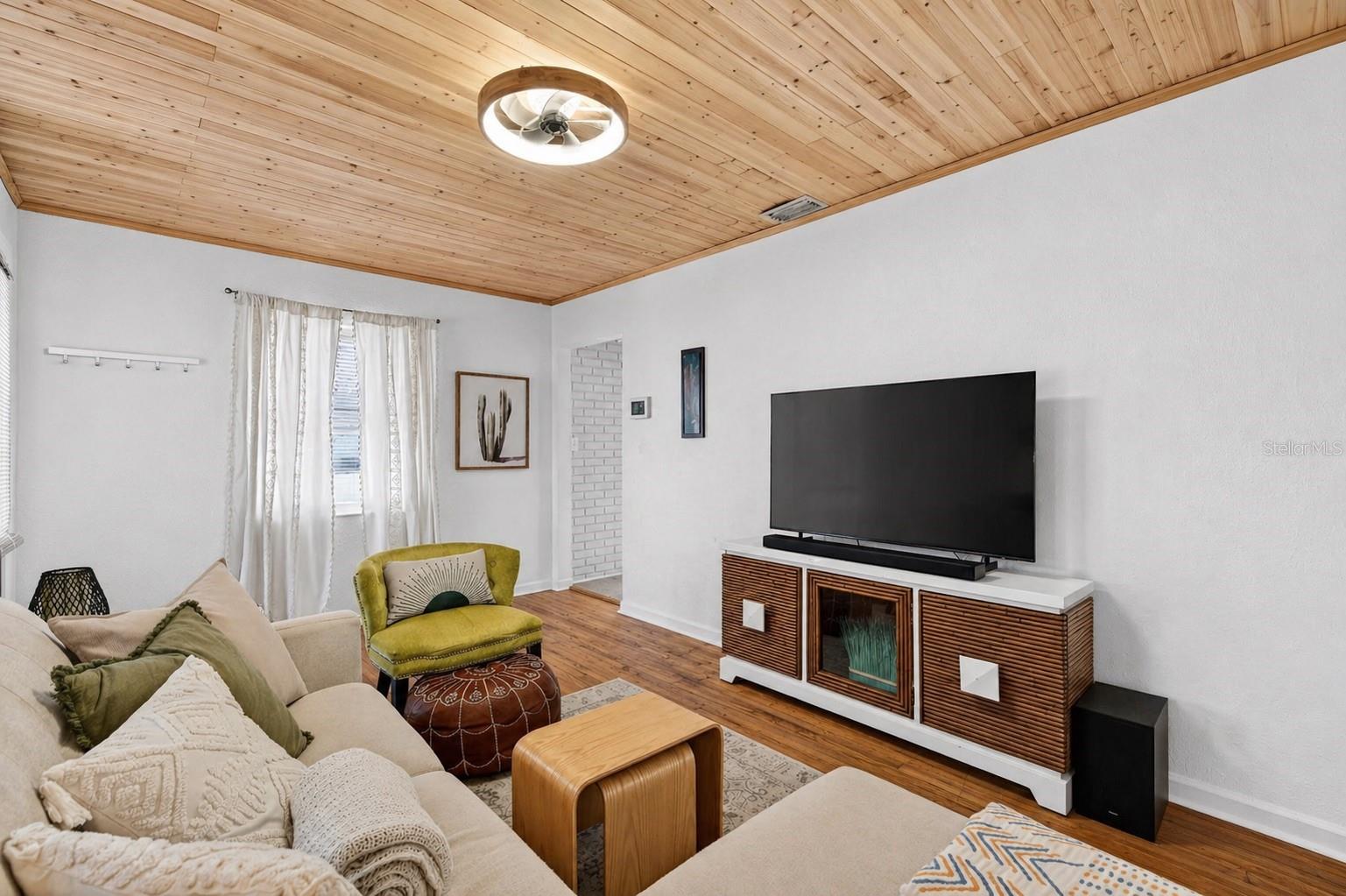 2444 34TH AVE N, ST PETERSBURG, FL, 33713