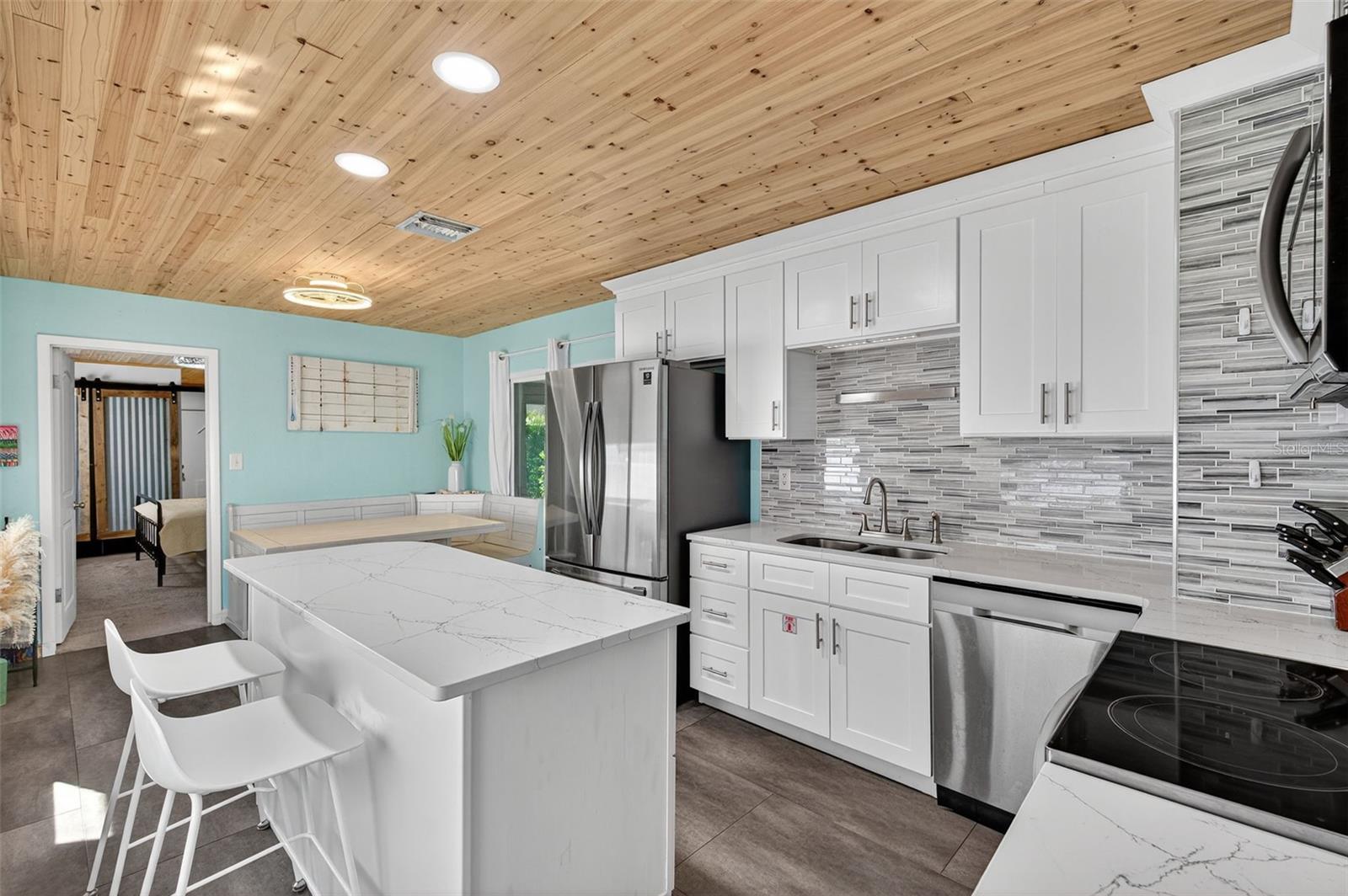 2444 34TH AVE N, ST PETERSBURG, FL, 33713