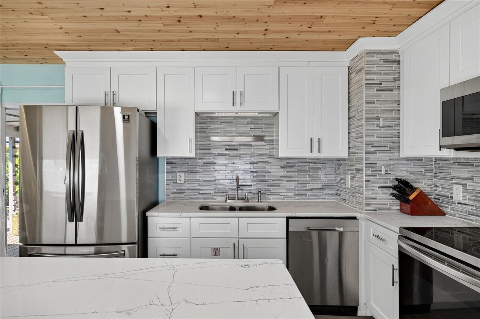 2444 34TH AVE N, ST PETERSBURG, FL, 33713