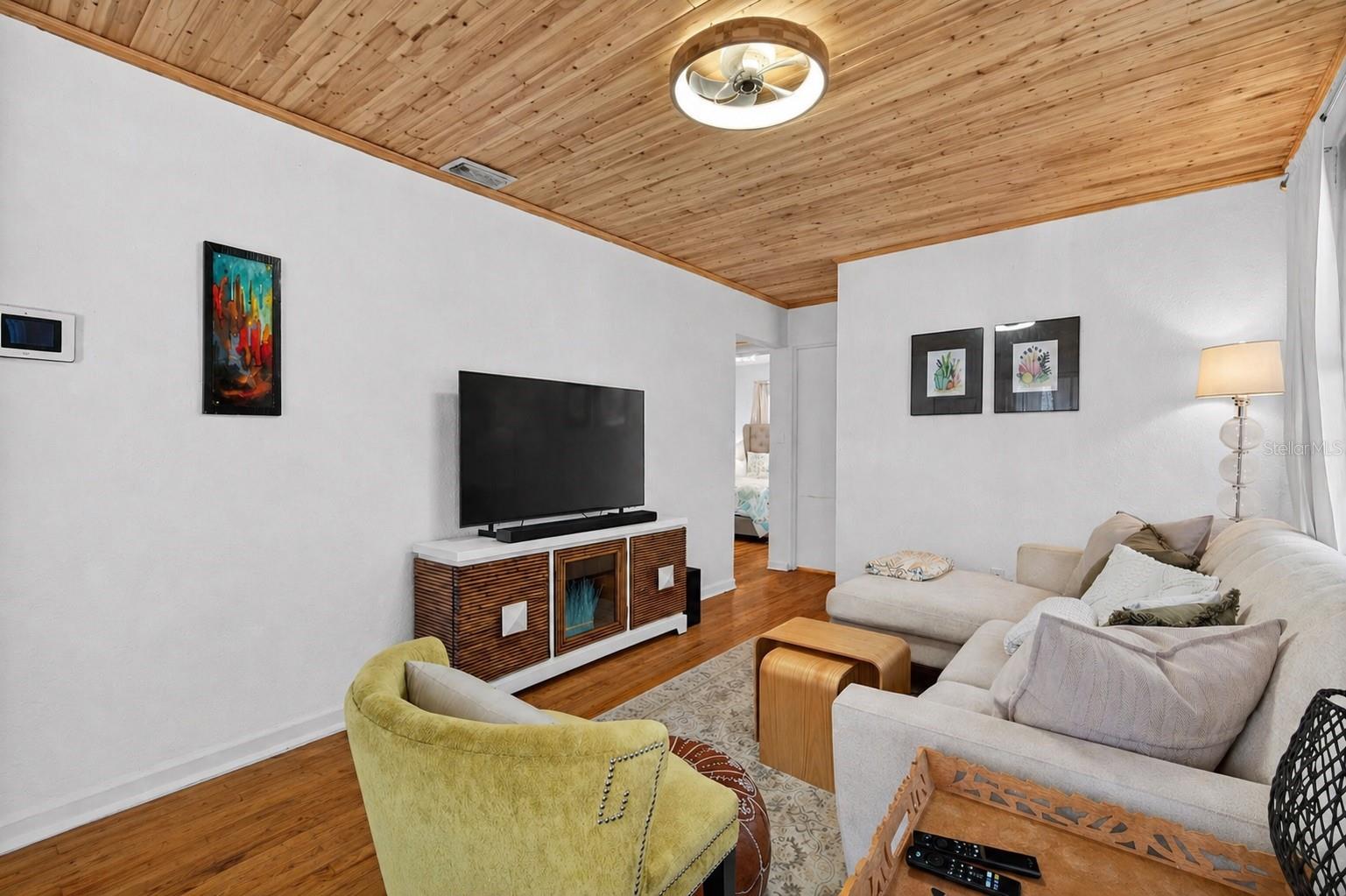 2444 34TH AVE N, ST PETERSBURG, FL, 33713