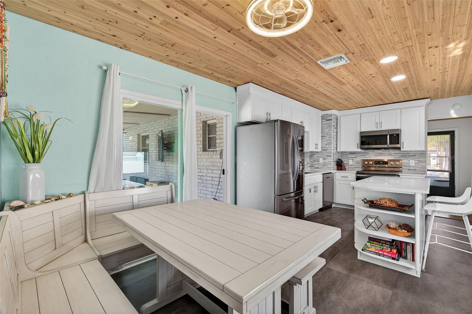 2444 34TH AVE N, ST PETERSBURG, FL, 33713