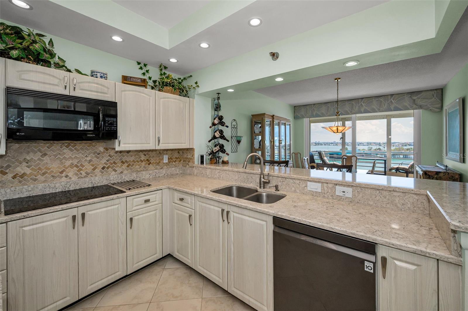 7882 SAILBOAT KEY BLVD S #605, SOUTH PASADENA, FL, 33707