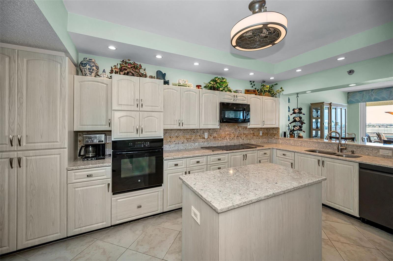 7882 SAILBOAT KEY BLVD S #605, SOUTH PASADENA, FL, 33707