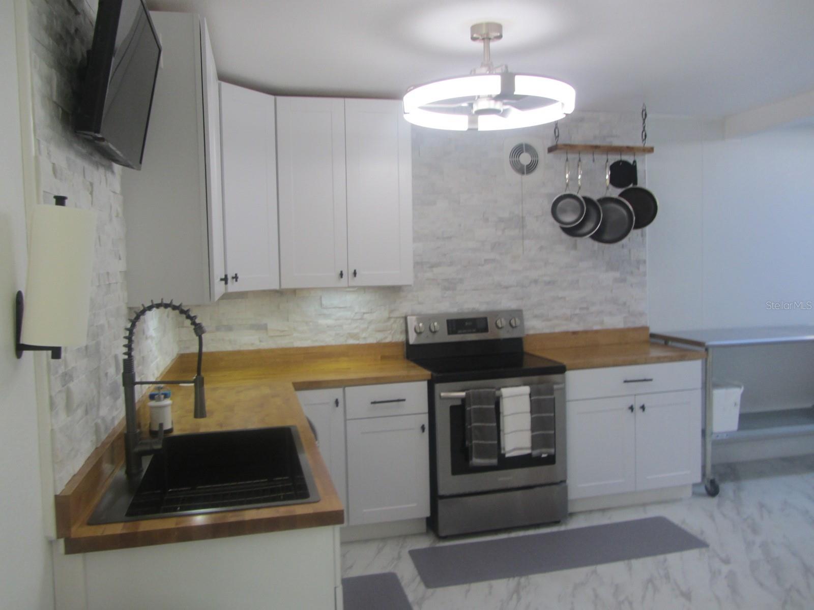 46365 STATE ROAD 64 E, MYAKKA CITY, FL, 34251