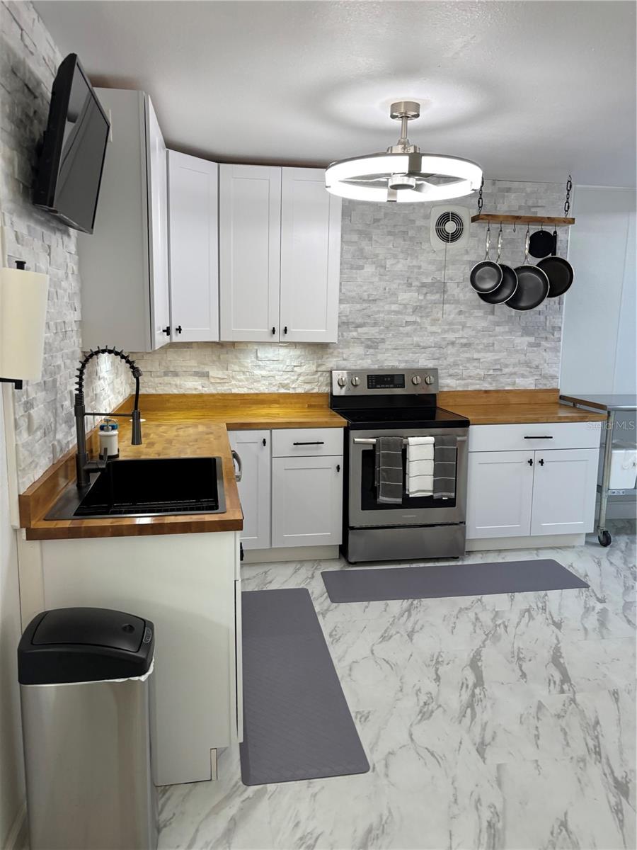 46365 STATE ROAD 64 E, MYAKKA CITY, FL, 34251