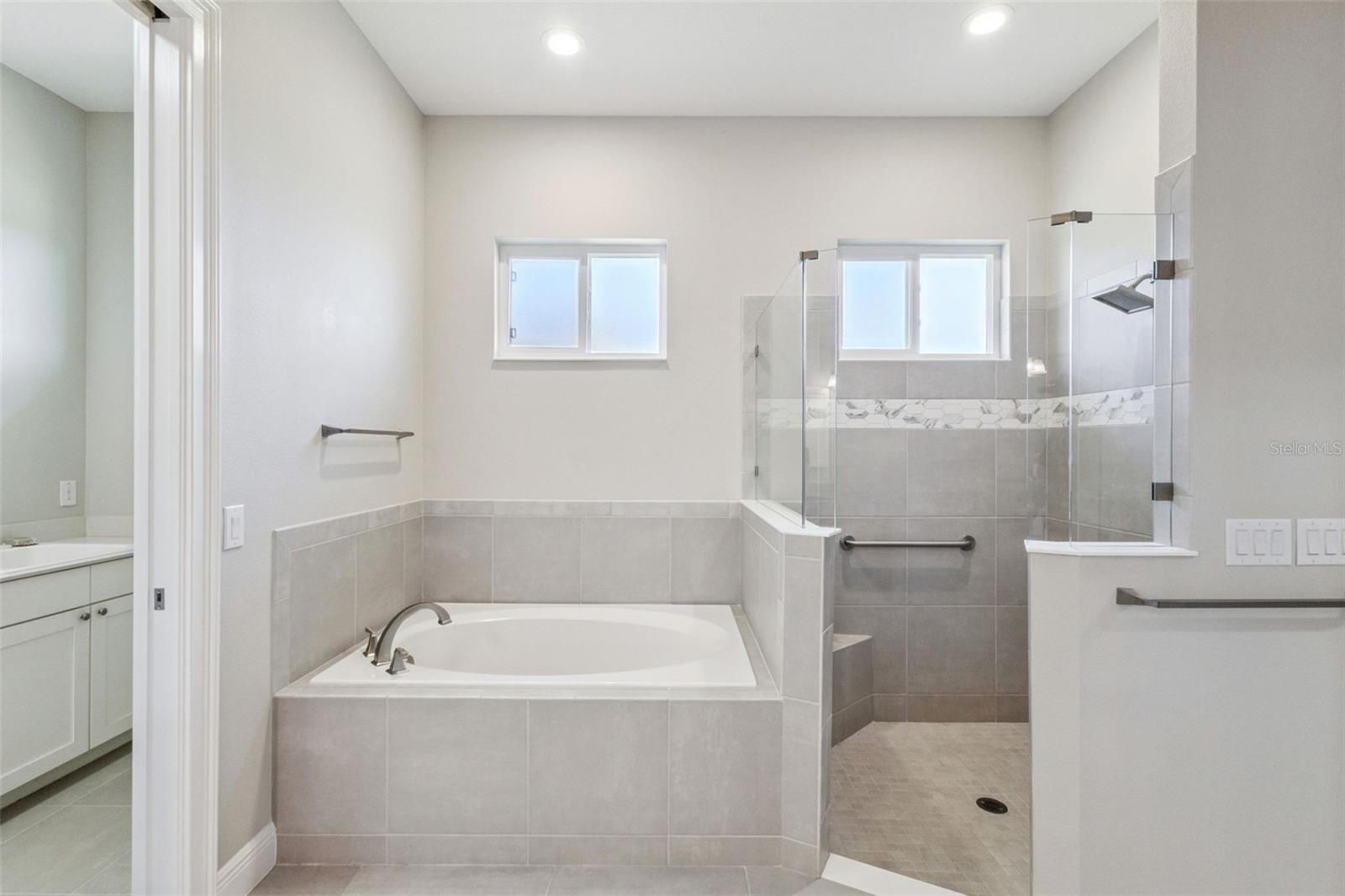 5132 GREENS DR, LADY LAKE, FL, 32159