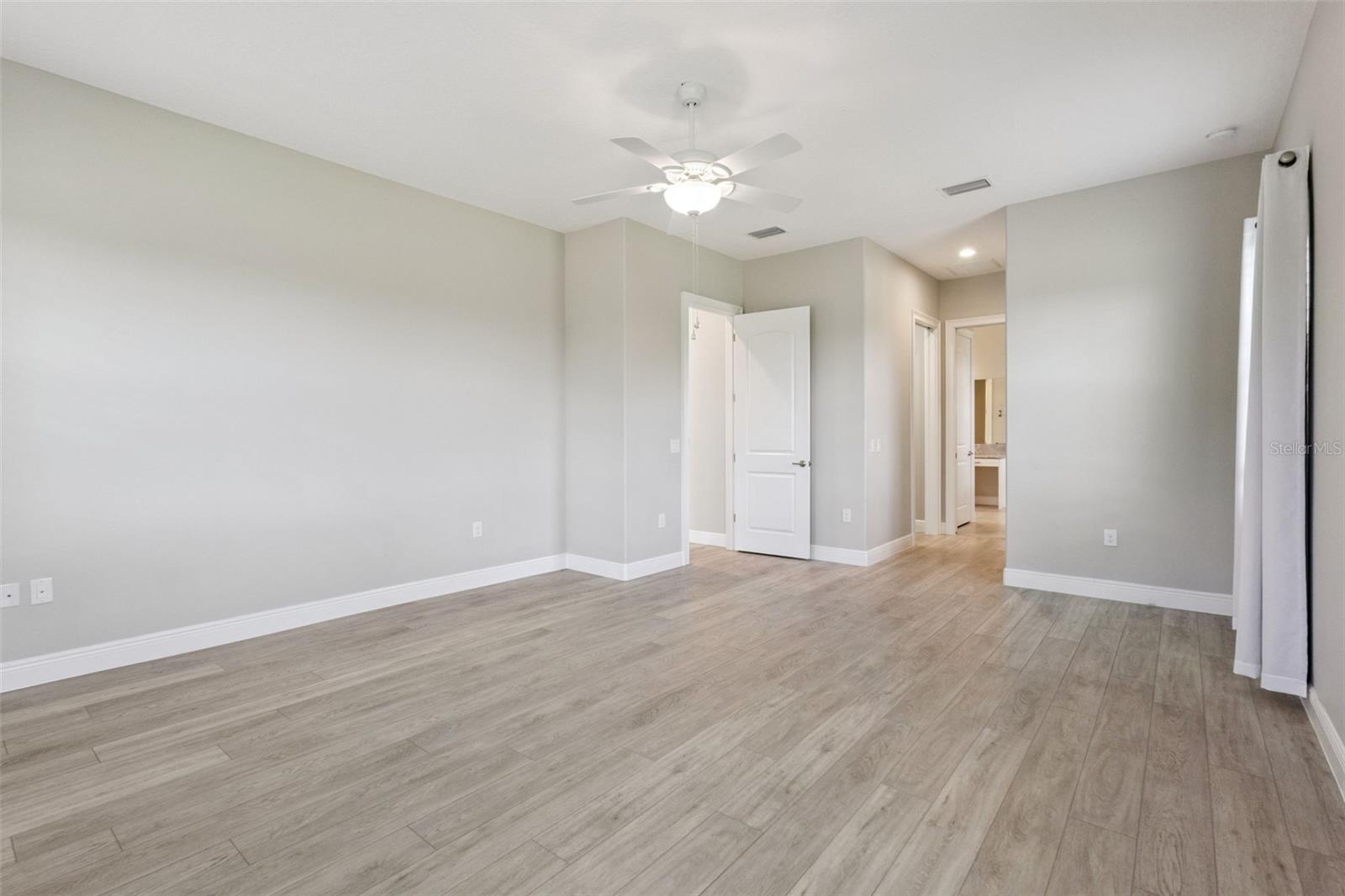5132 GREENS DR, LADY LAKE, FL, 32159