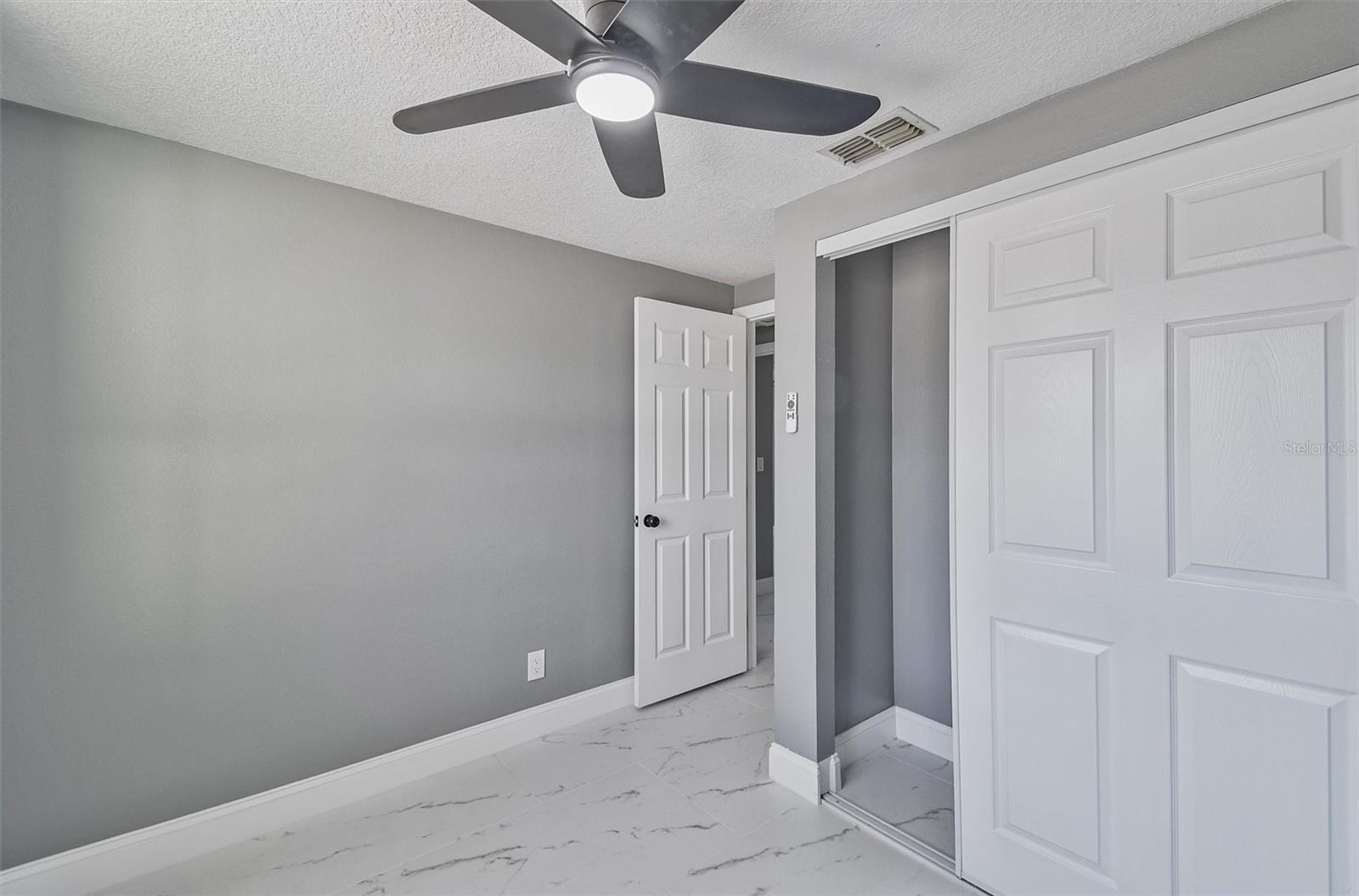 8801 THOUSAND OAKS CT, TAMPA, FL, 33634