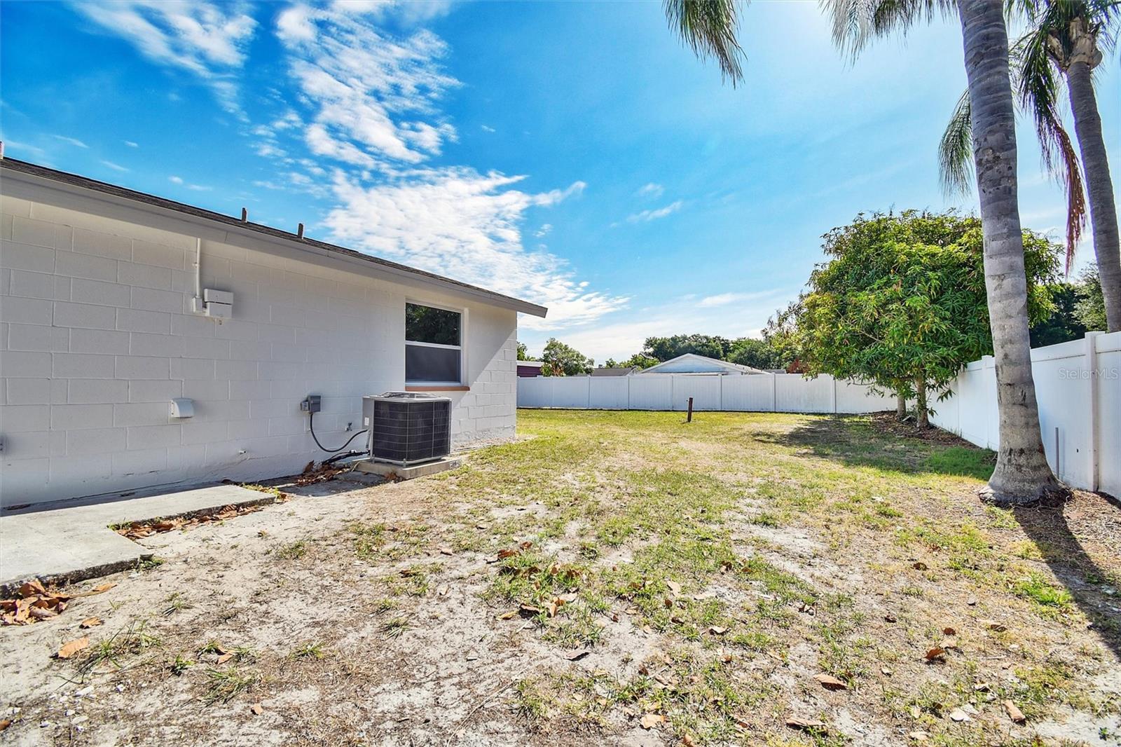8801 THOUSAND OAKS CT, TAMPA, FL, 33634