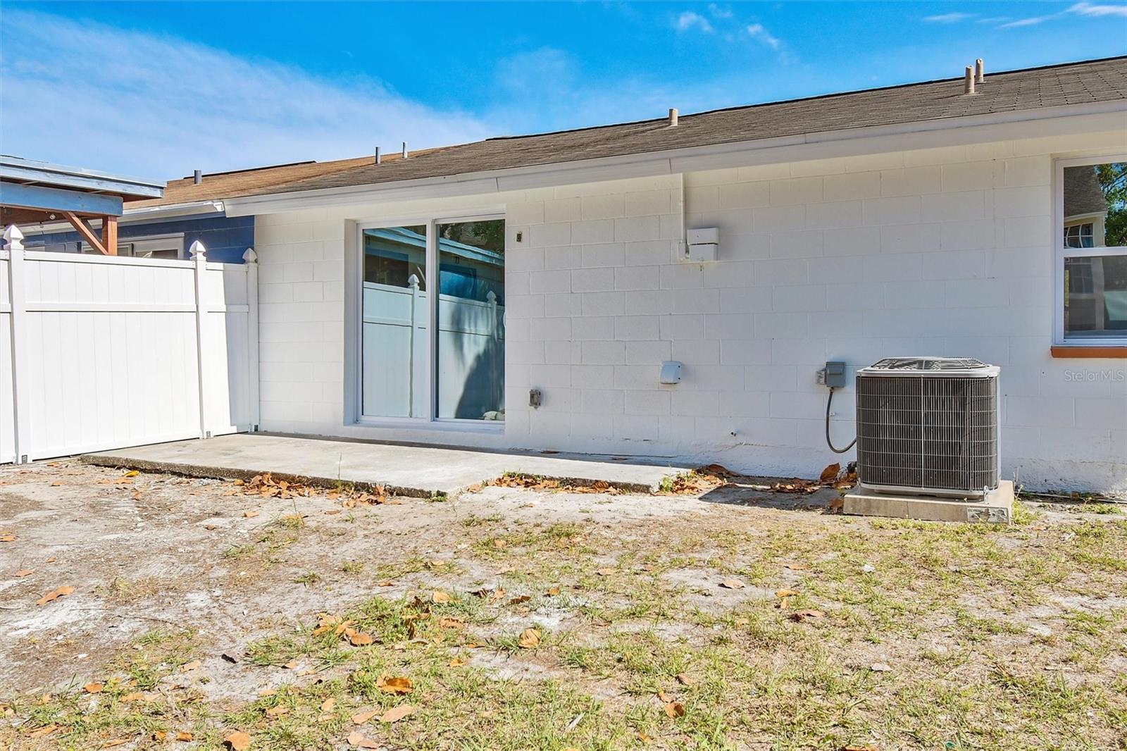 8801 THOUSAND OAKS CT, TAMPA, FL, 33634