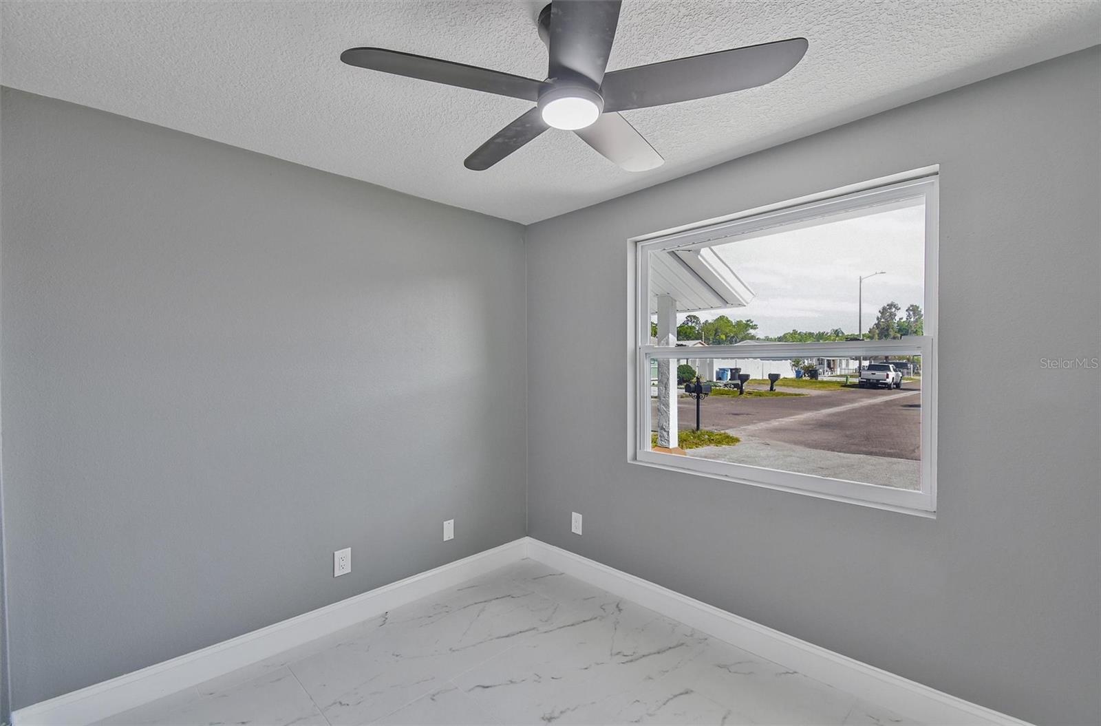 8801 THOUSAND OAKS CT, TAMPA, FL, 33634