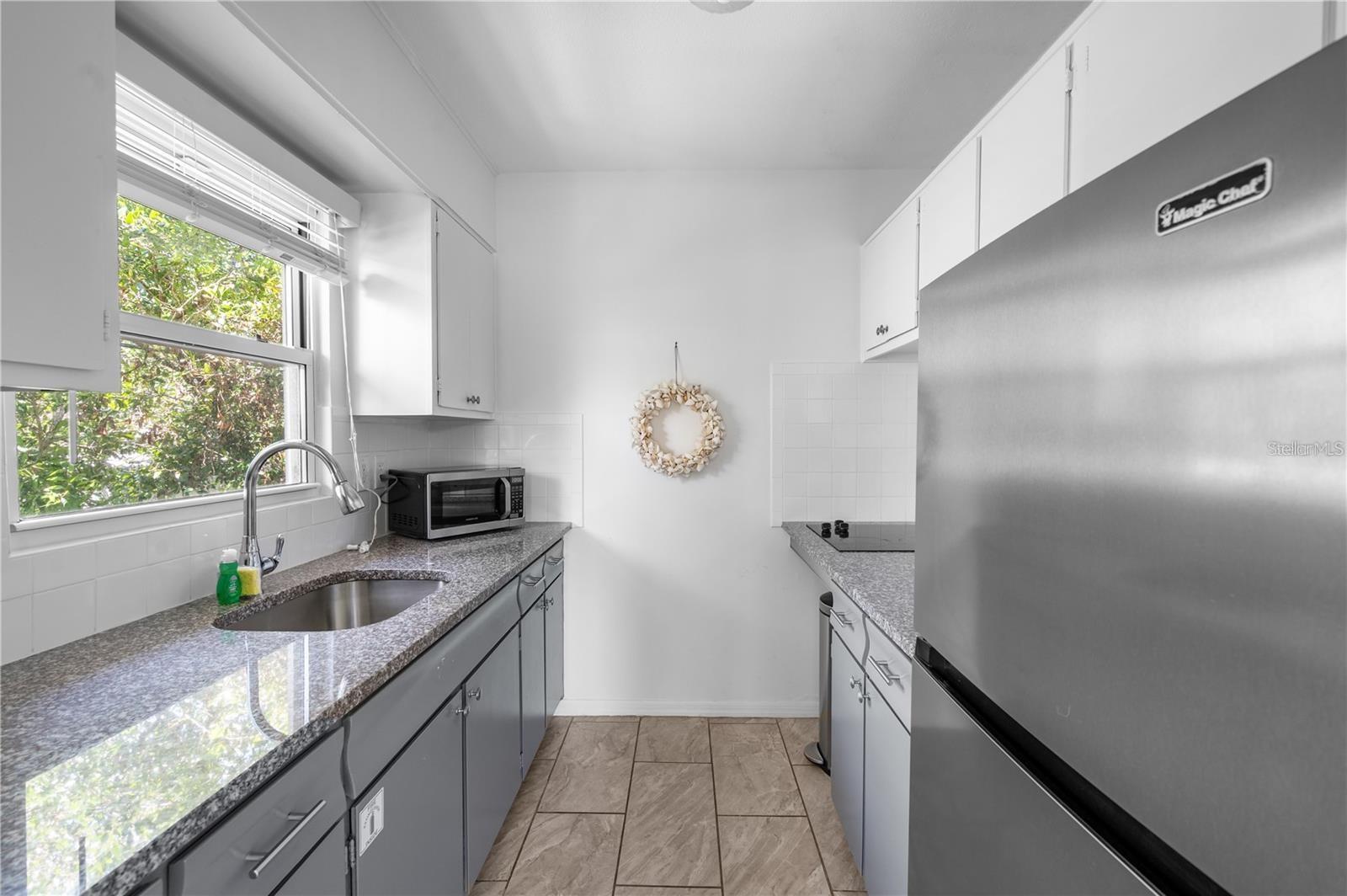 1739 SIESTA DR, SARASOTA, FL, 34239