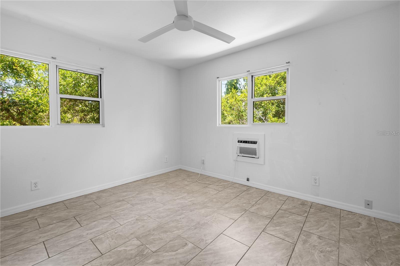 1739 SIESTA DR, SARASOTA, FL, 34239