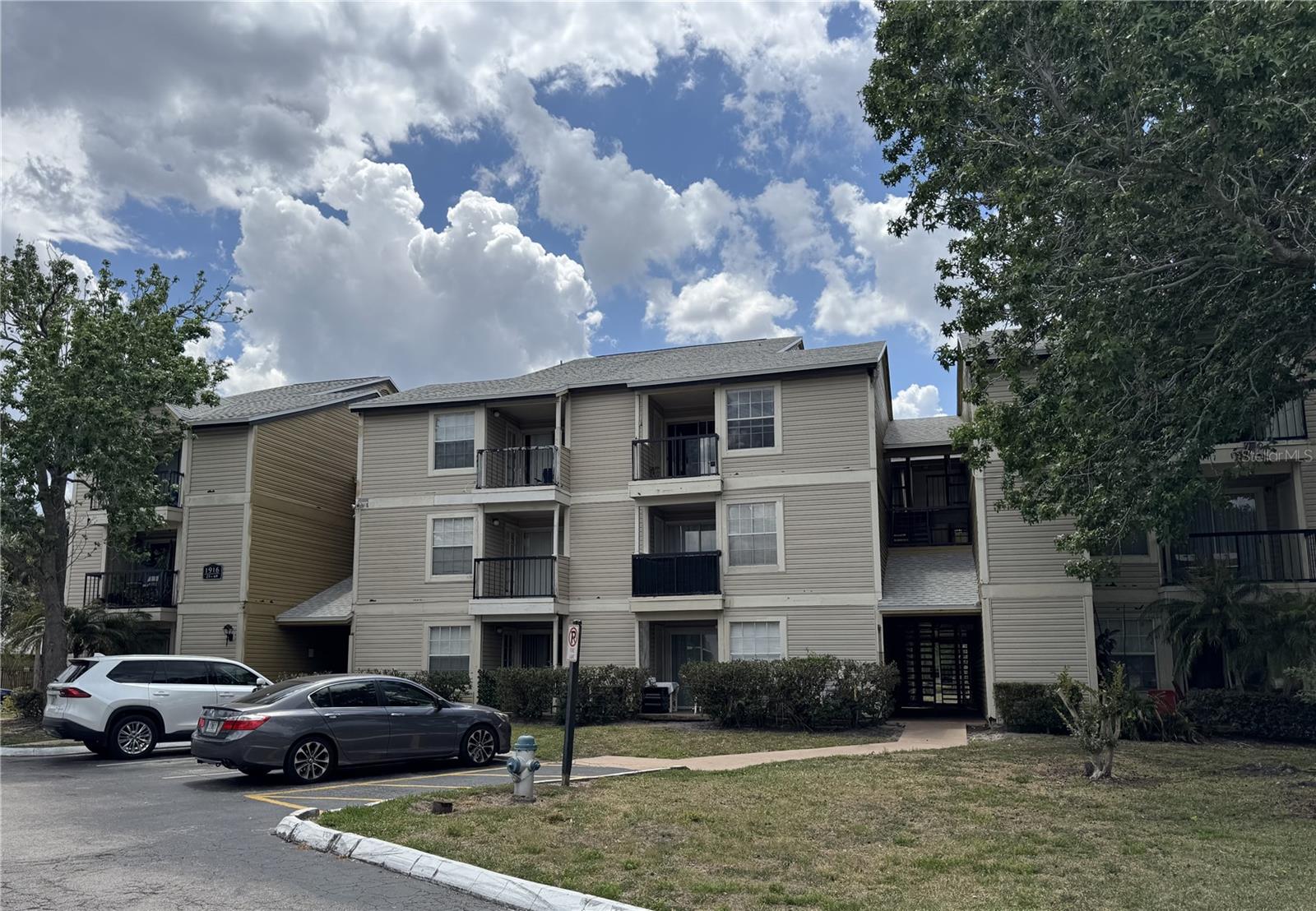 1916 LAKE ATRIUMS CIR #32, ORLANDO, FL, 32839