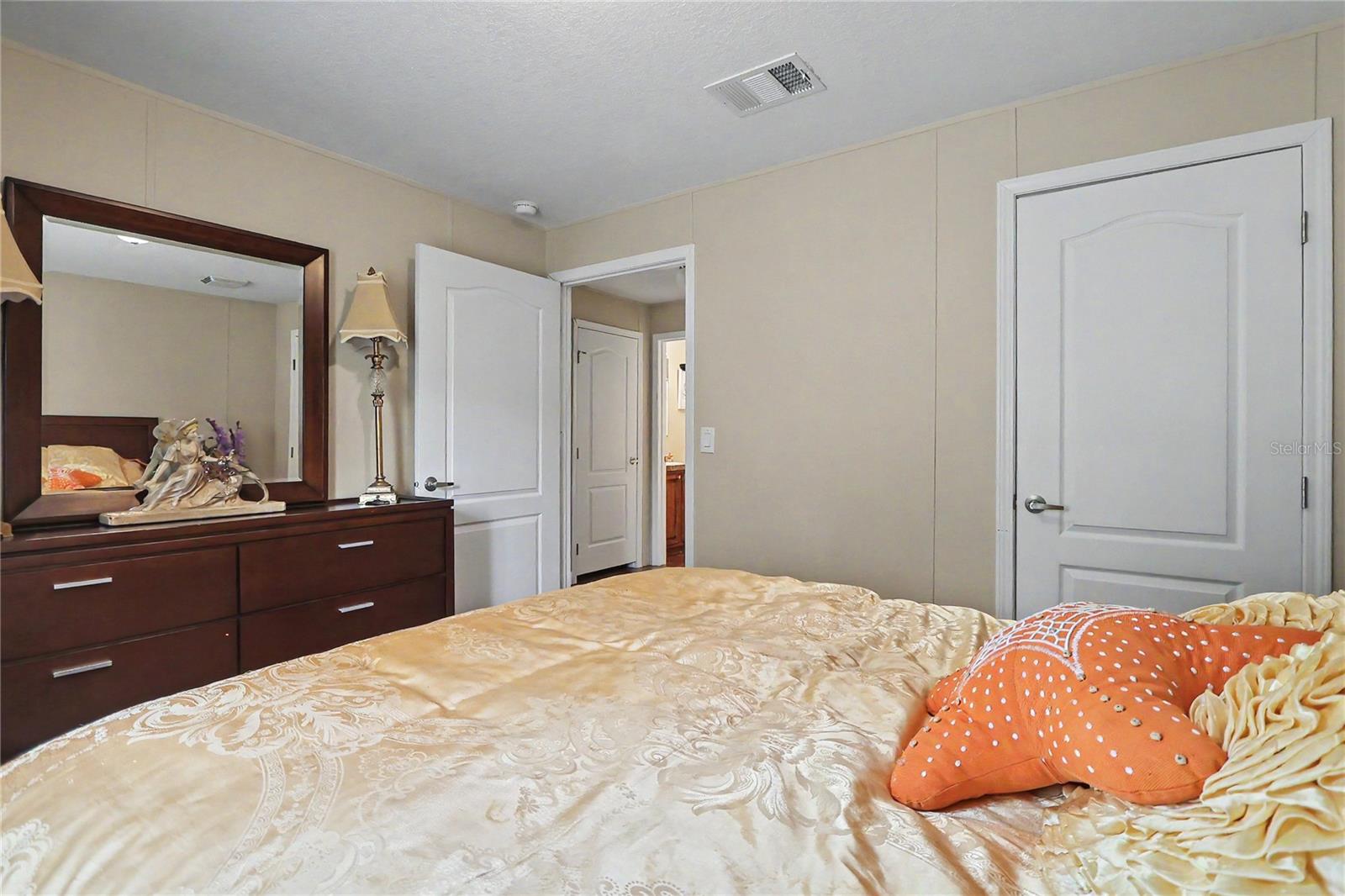 56348 MAPLE RD, ASTOR, FL, 32102