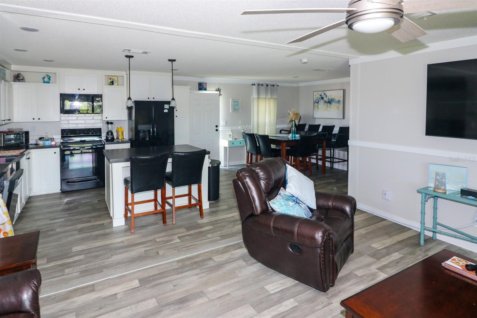 12116 SW COUNTY RD. #145, LAKE SUZY, FL, 34269