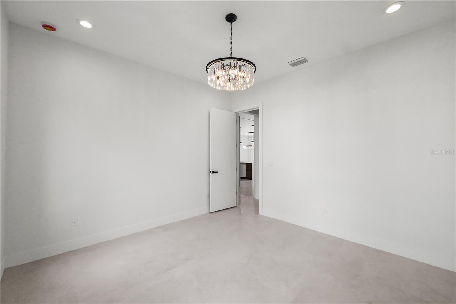 2308 N ELCOE DR, TAMPA, FL, 33603