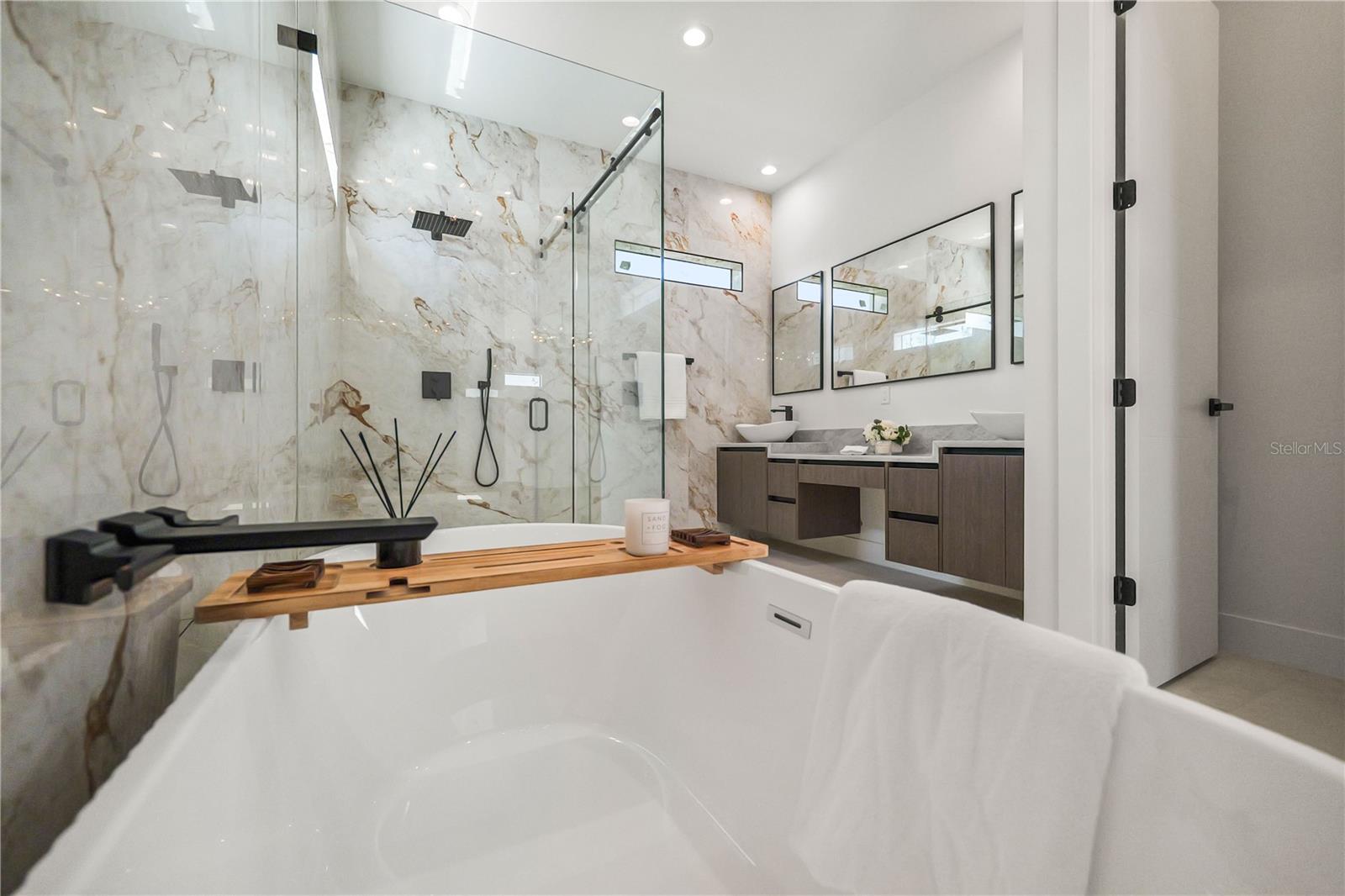 2308 N ELCOE DR, TAMPA, FL, 33603