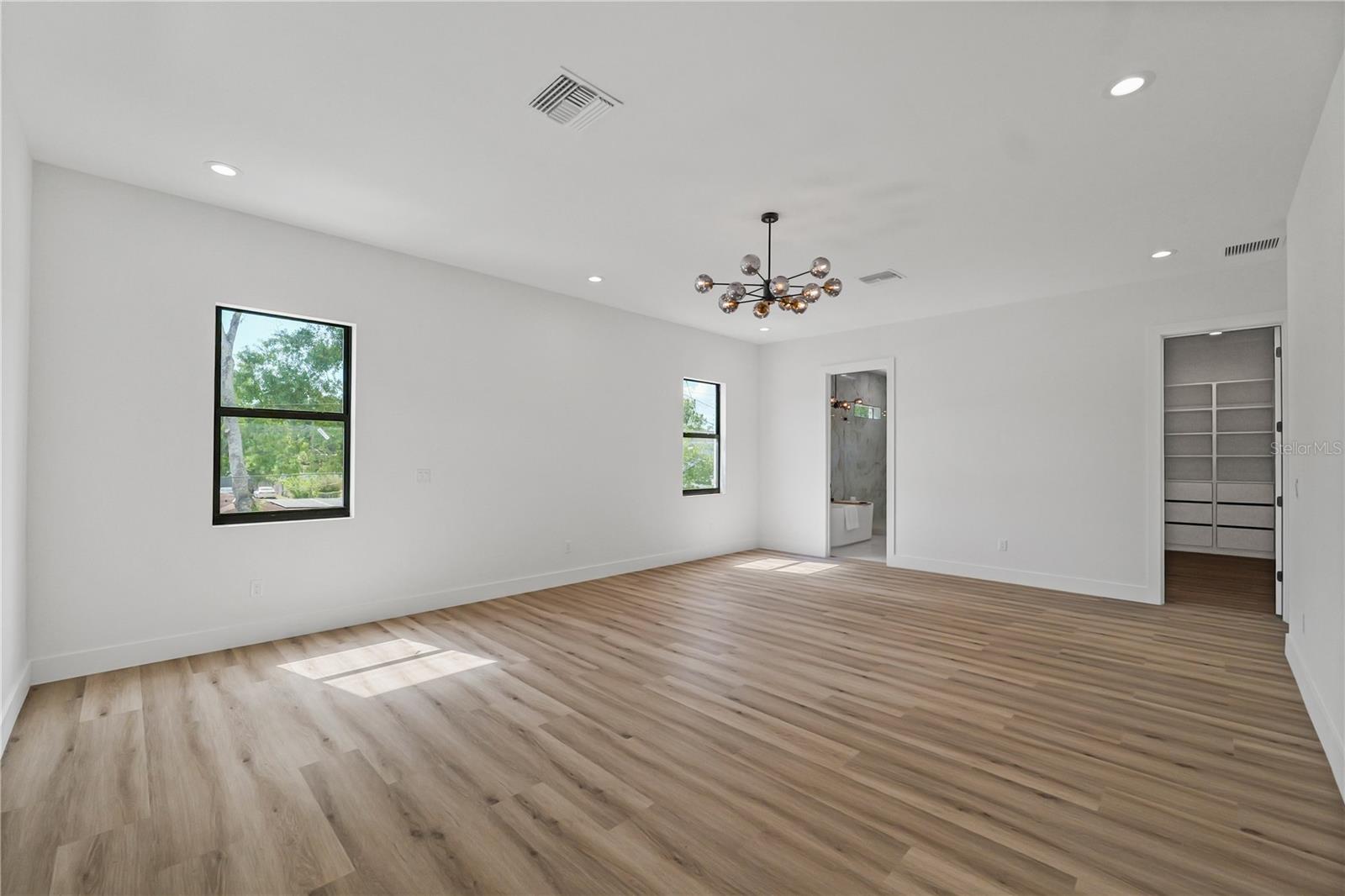 2308 N ELCOE DR, TAMPA, FL, 33603