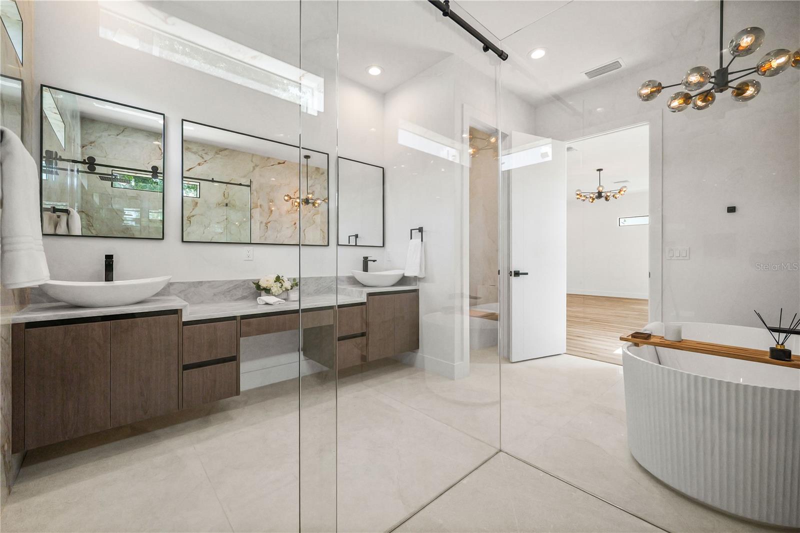 2308 N ELCOE DR, TAMPA, FL, 33603