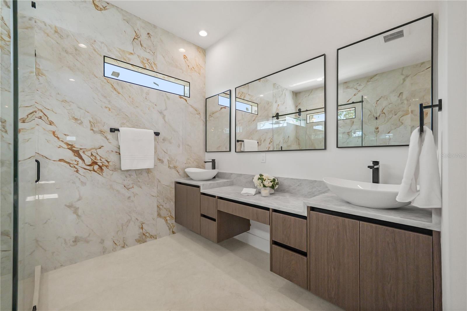 2308 N ELCOE DR, TAMPA, FL, 33603