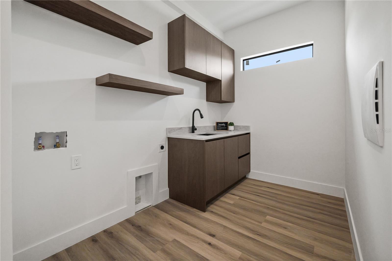 2308 N ELCOE DR, TAMPA, FL, 33603