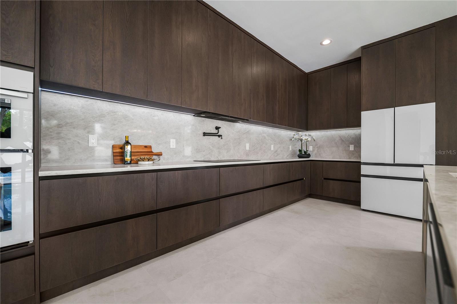 2308 N ELCOE DR, TAMPA, FL, 33603