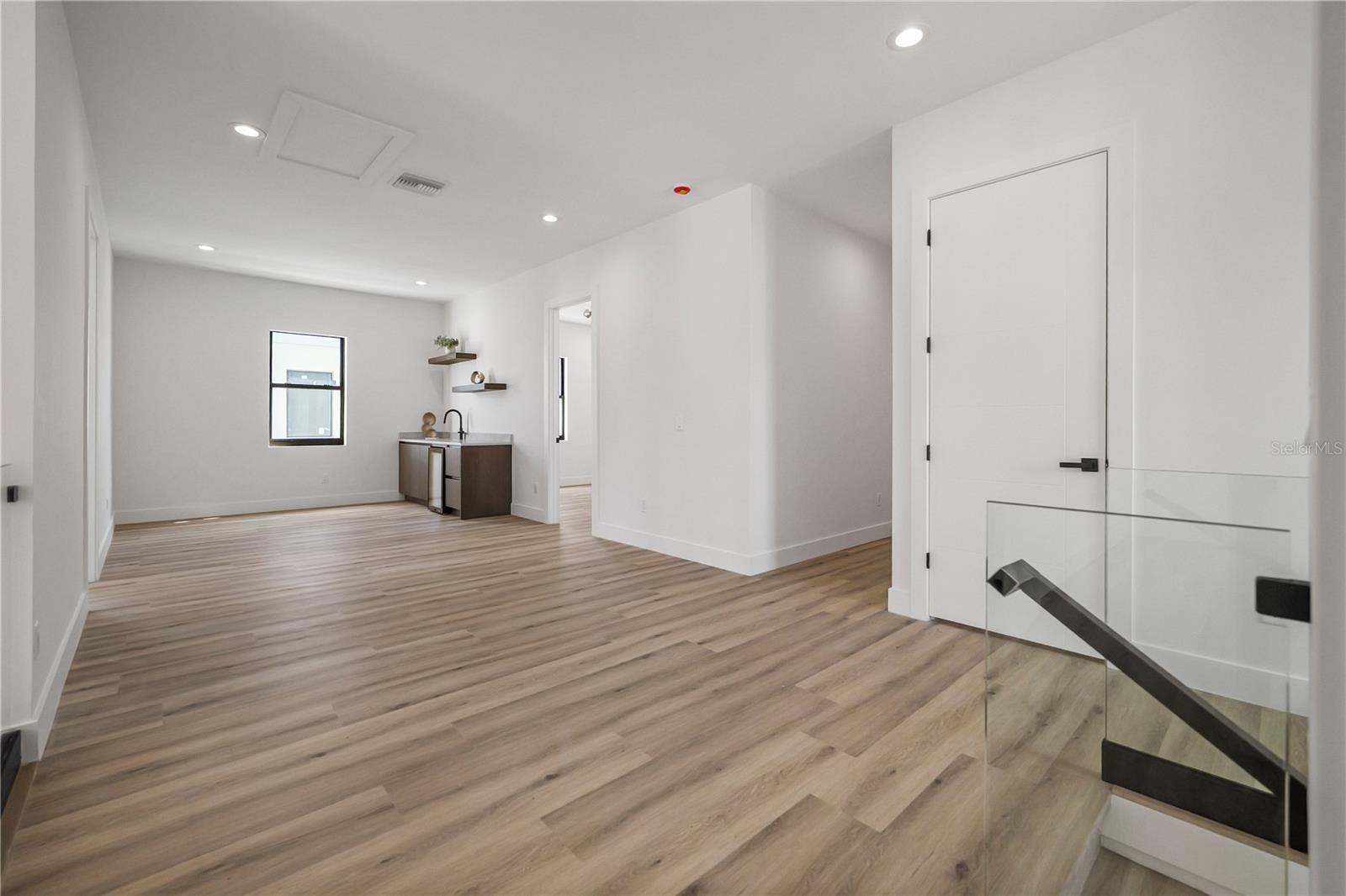 2308 N ELCOE DR, TAMPA, FL, 33603