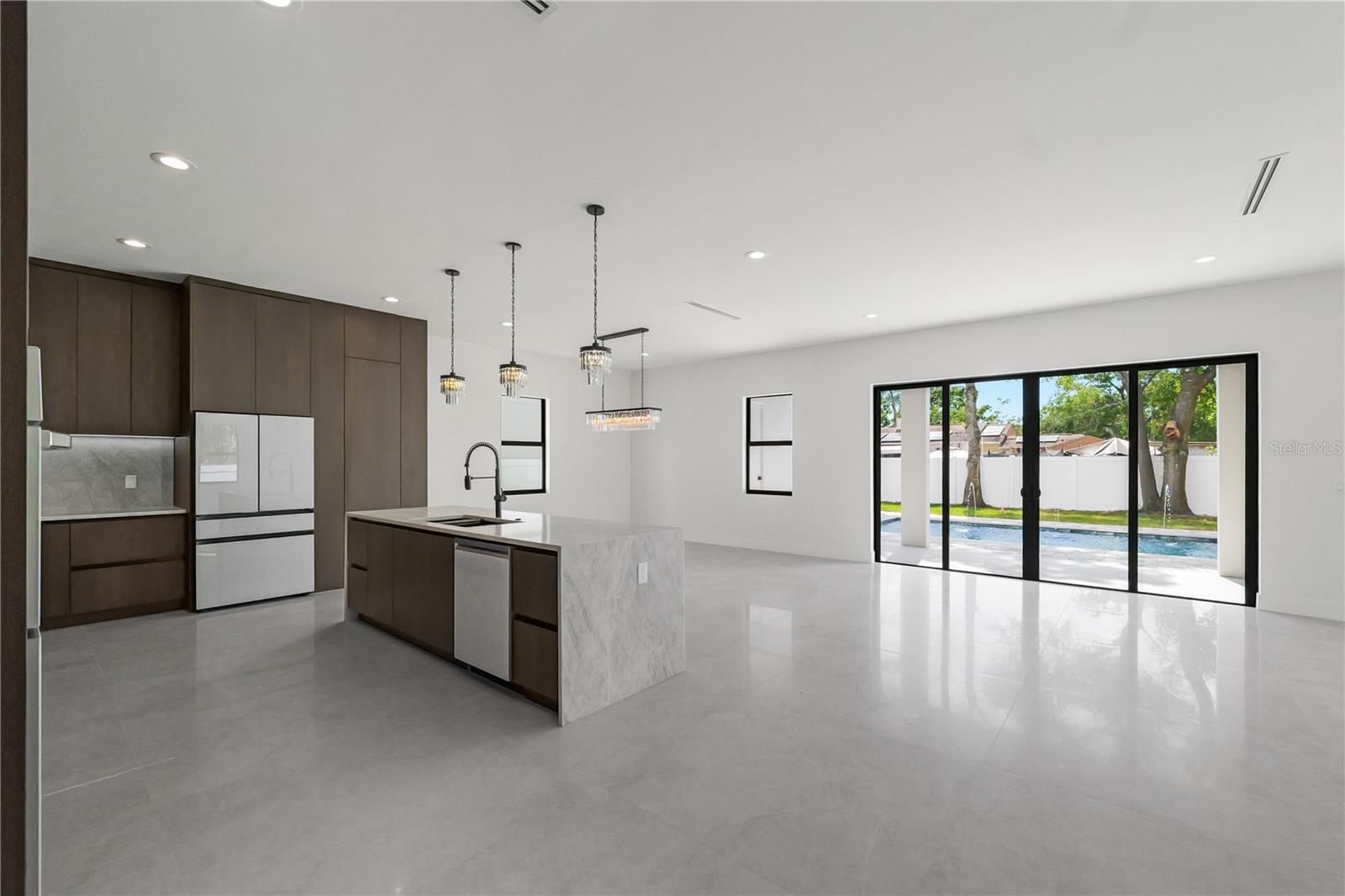 2308 N ELCOE DR, TAMPA, FL, 33603