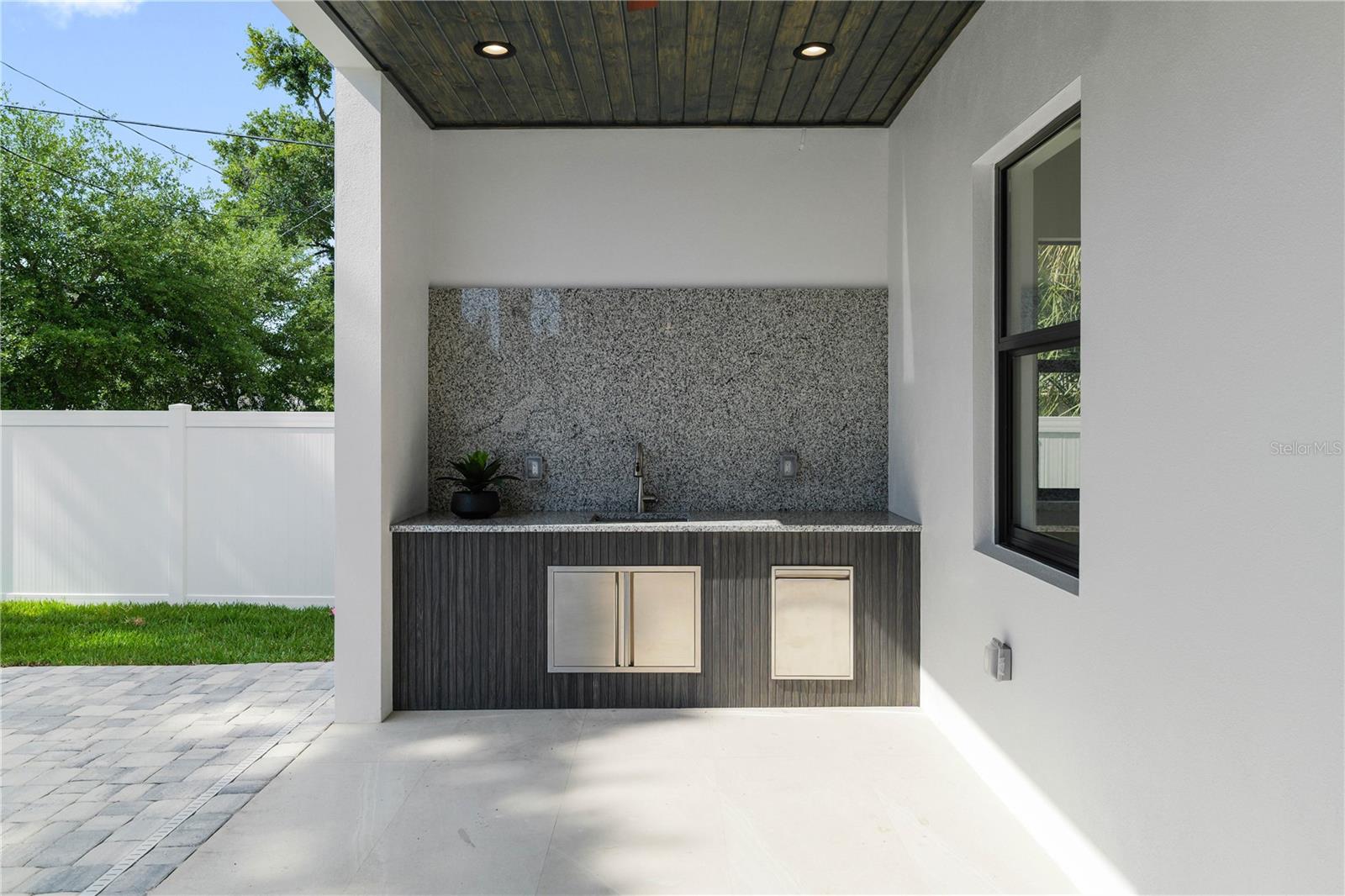 2308 N ELCOE DR, TAMPA, FL, 33603