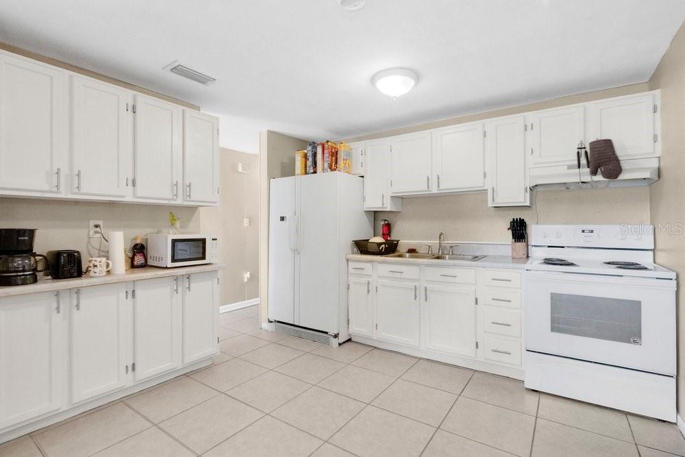 218 DENNIS AVE, WINTER HAVEN, FL, 33880