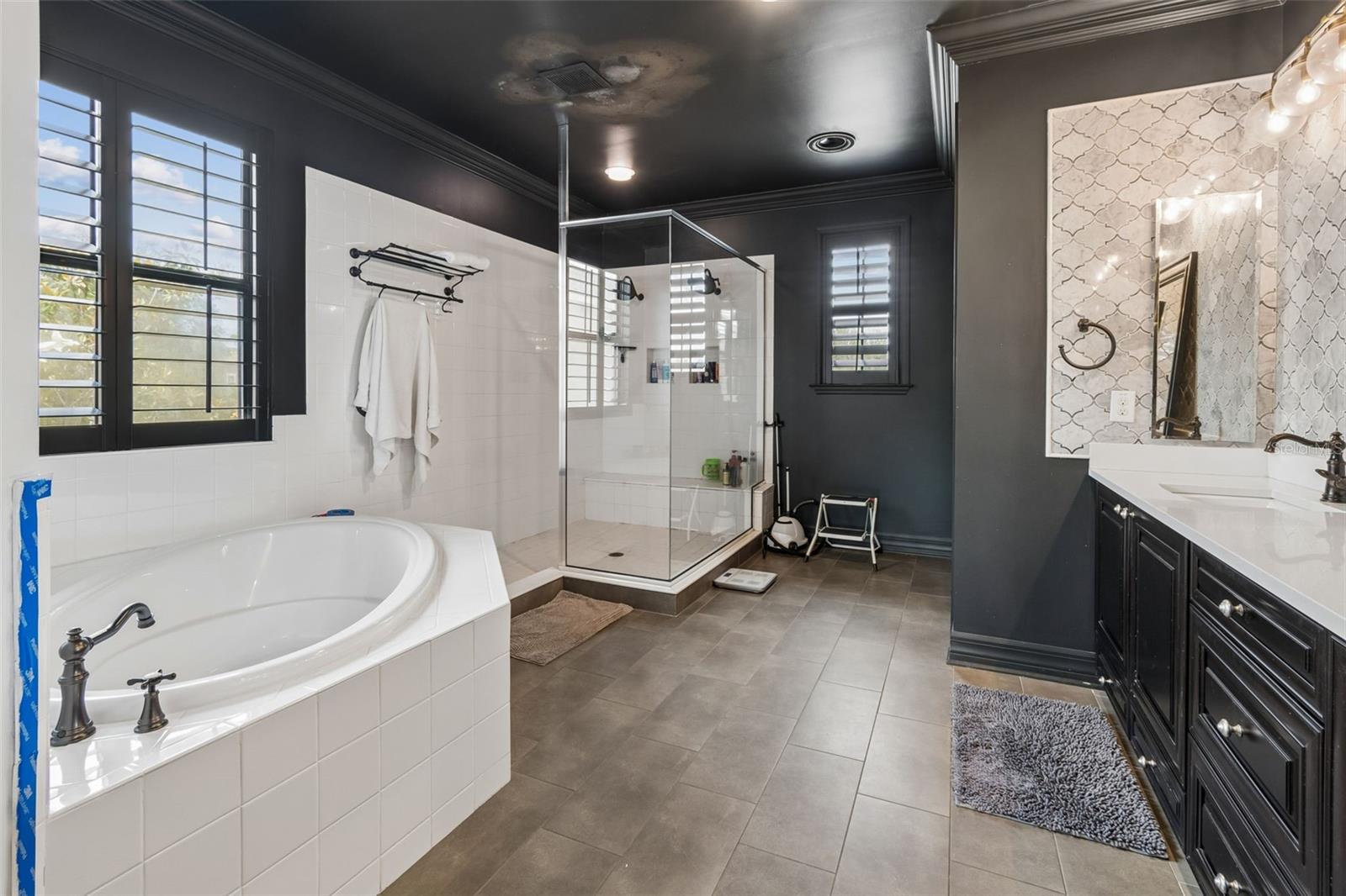 14320 AVON FARMS DR, TAMPA, FL, 33618