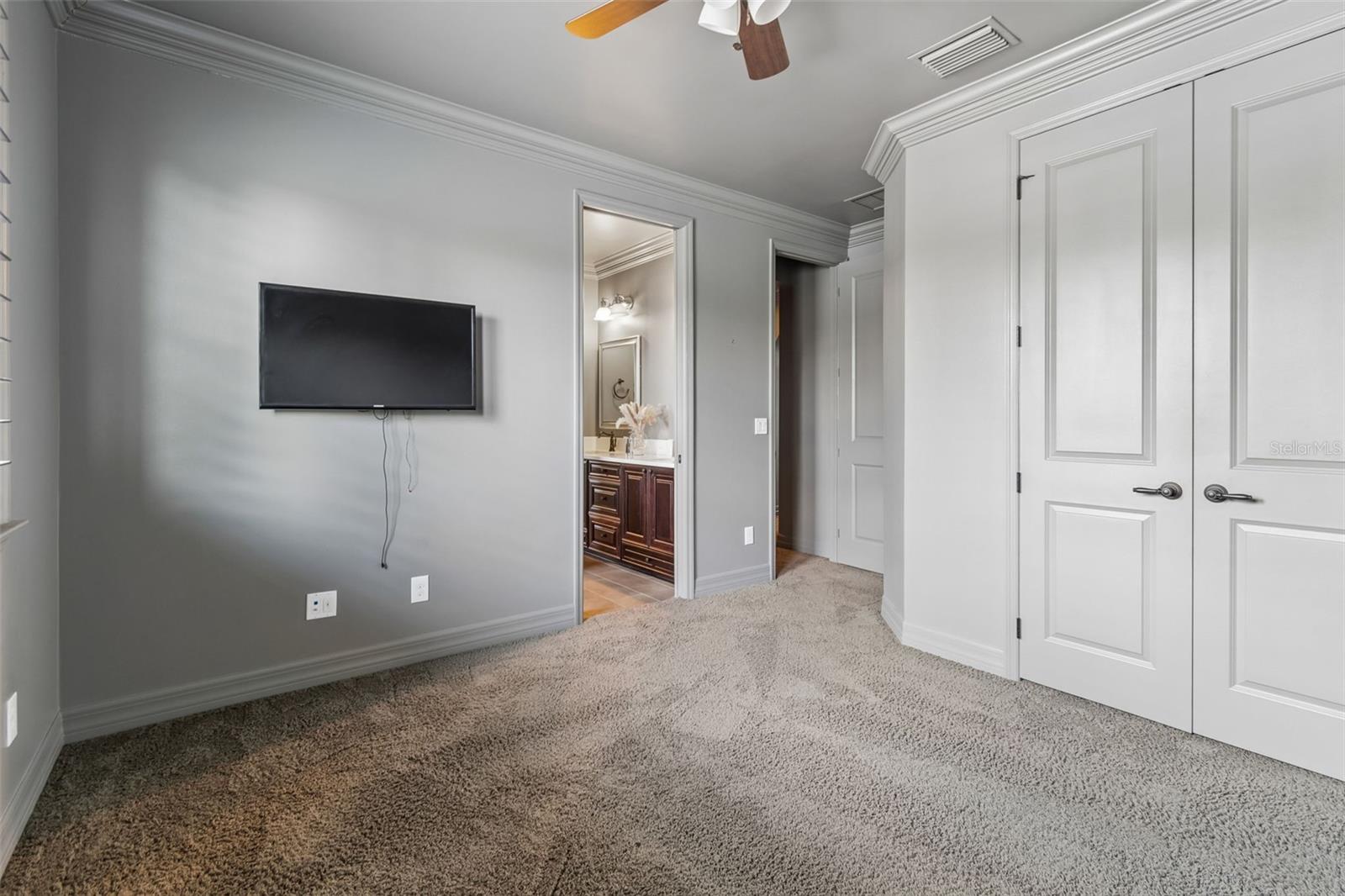 14320 AVON FARMS DR, TAMPA, FL, 33618