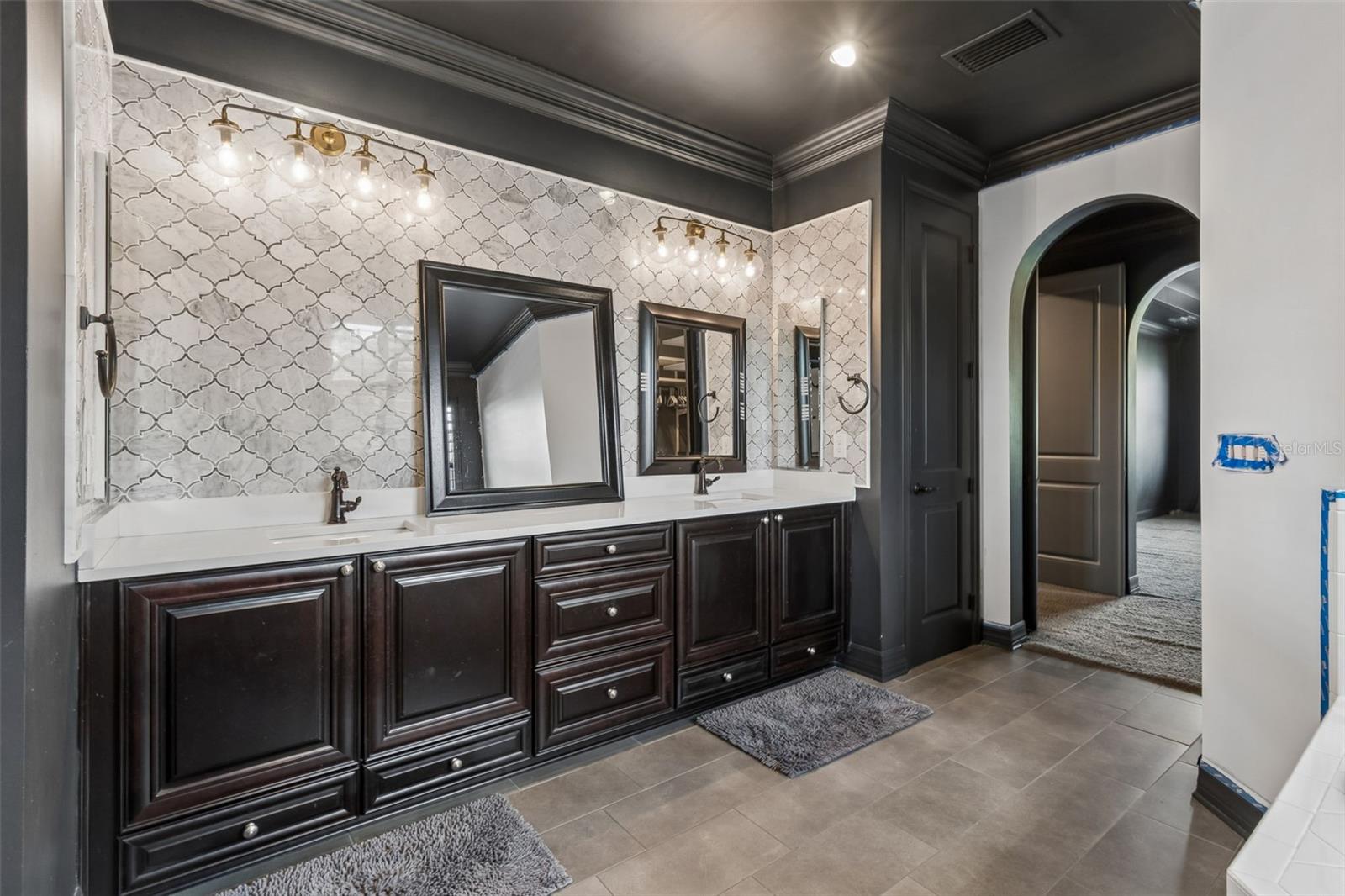 14320 AVON FARMS DR, TAMPA, FL, 33618