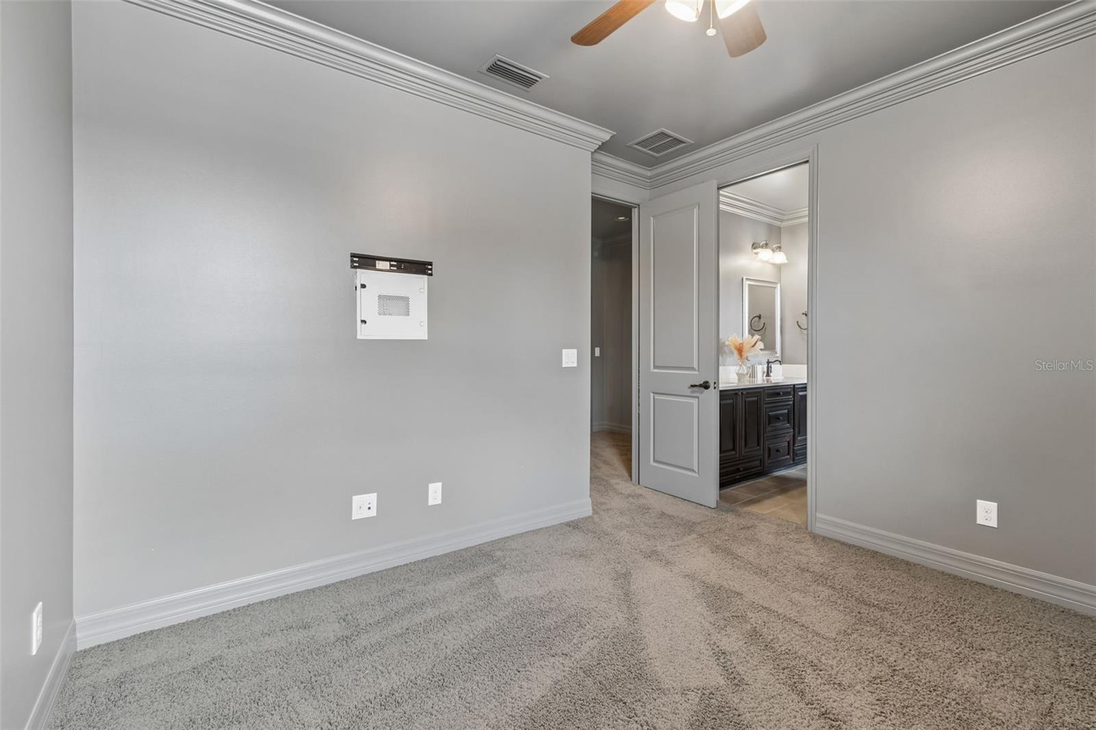 14320 AVON FARMS DR, TAMPA, FL, 33618