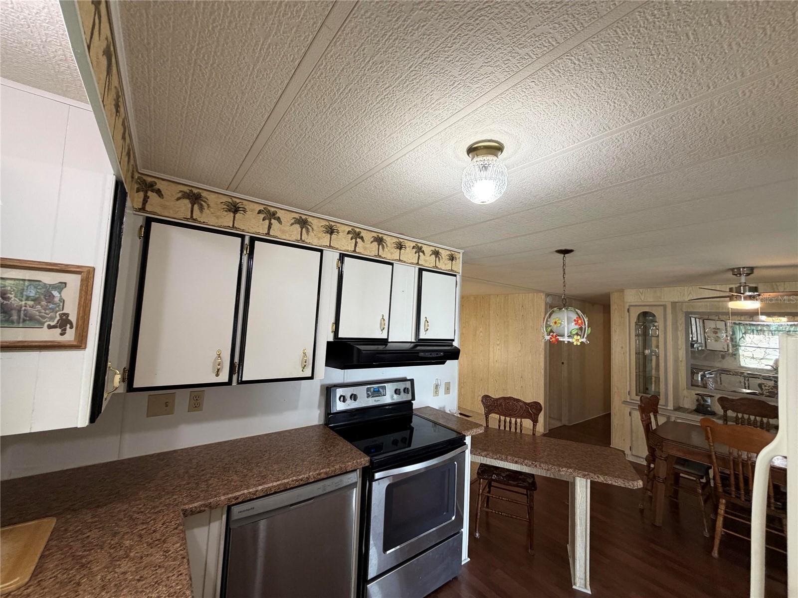 930 TARRSON BLVD, LADY LAKE, FL, 32159