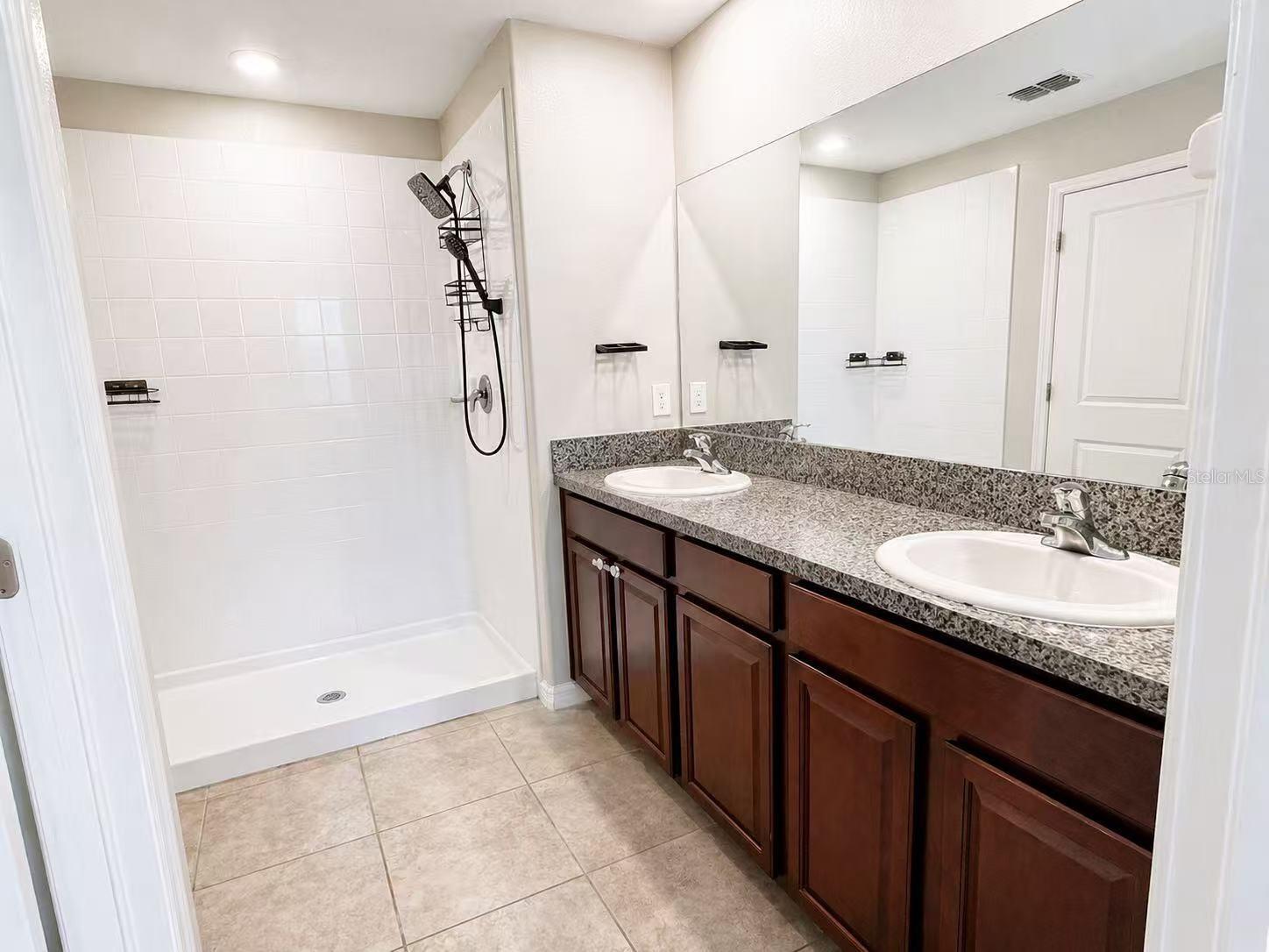 7406 ROSY PERIWINKLE CT, TAMPA, FL, 33619