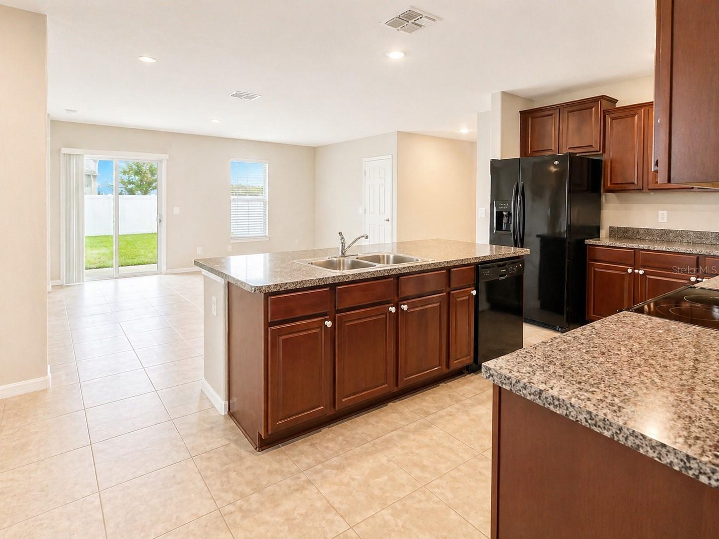 7406 ROSY PERIWINKLE CT, TAMPA, FL, 33619