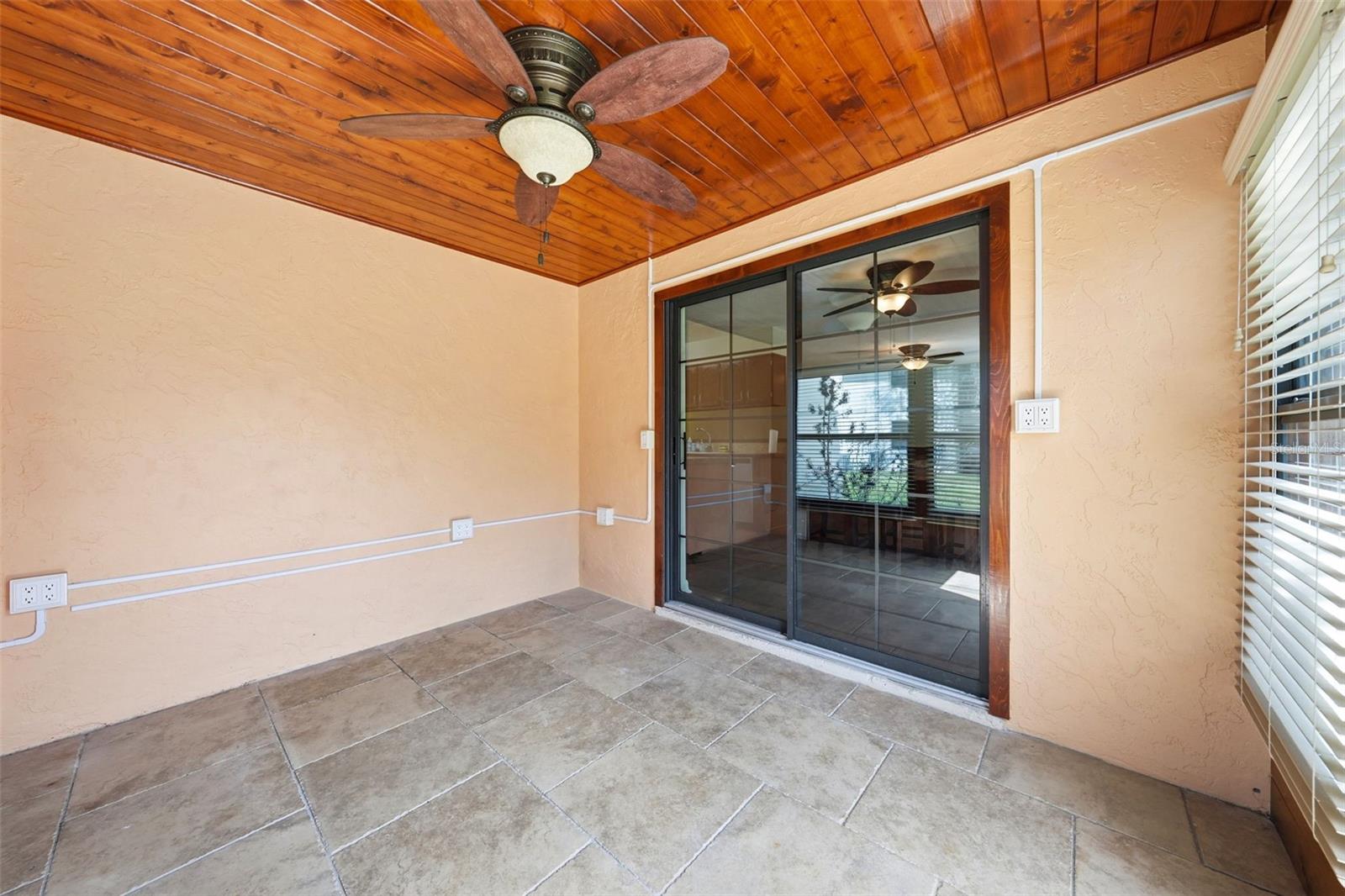 100 E OAK TERRACE DR #B2, LEESBURG, FL, 34748