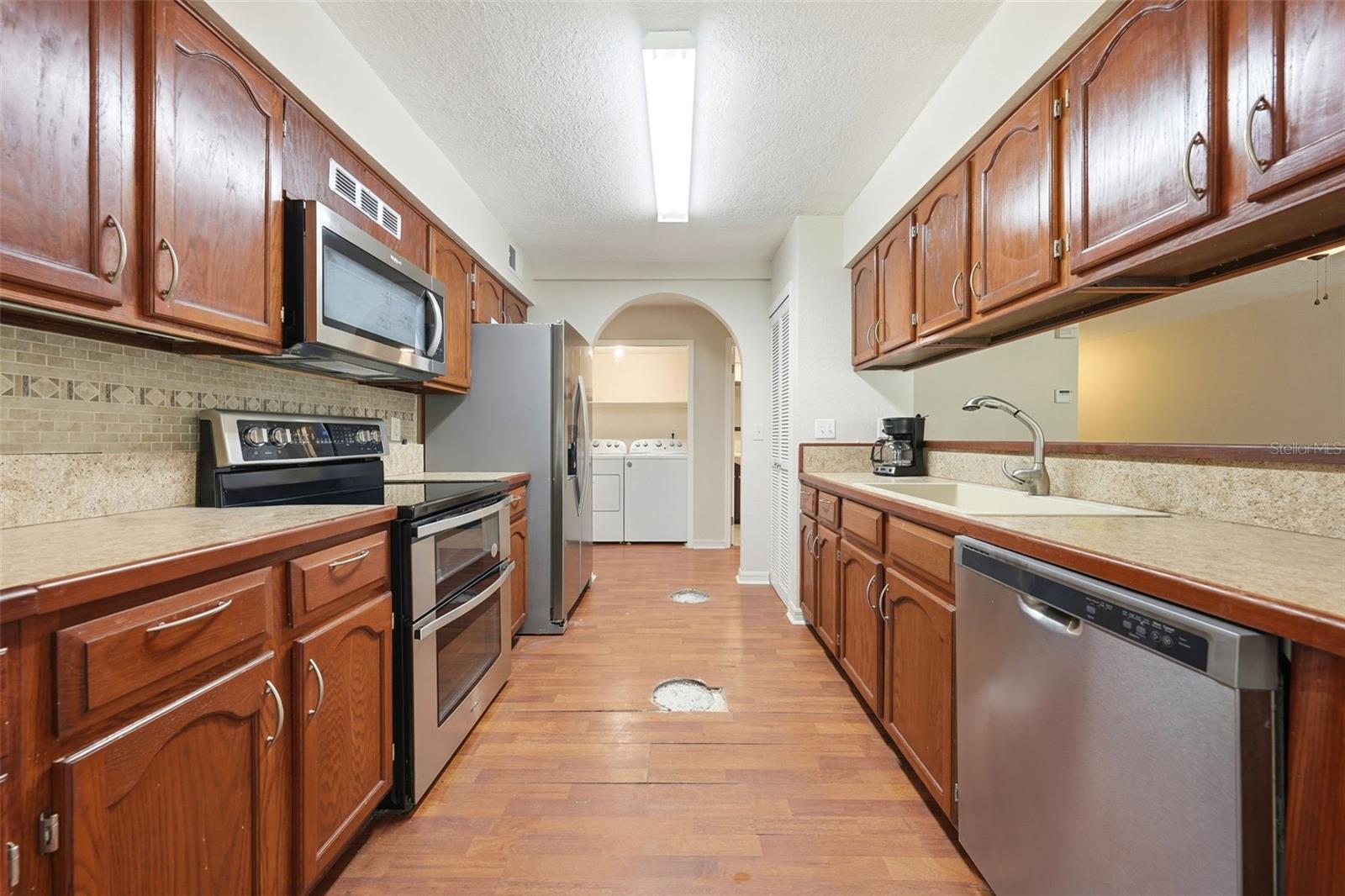 100 E OAK TERRACE DR #B2, LEESBURG, FL, 34748