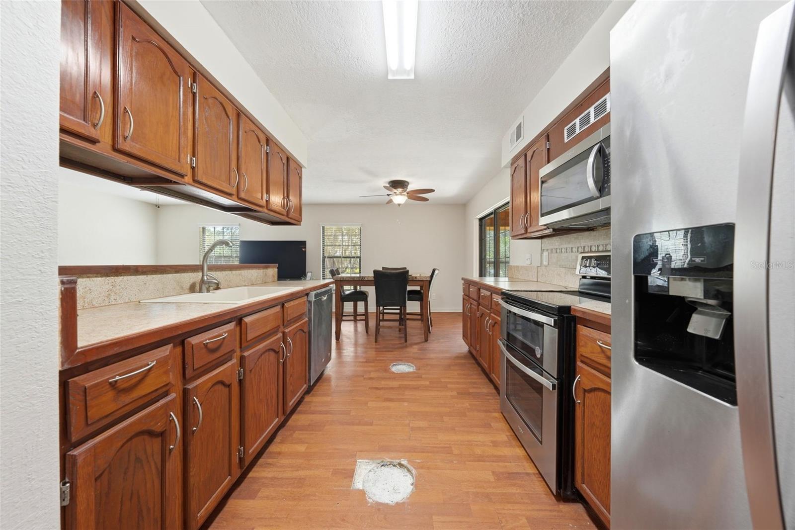 100 E OAK TERRACE DR #B2, LEESBURG, FL, 34748