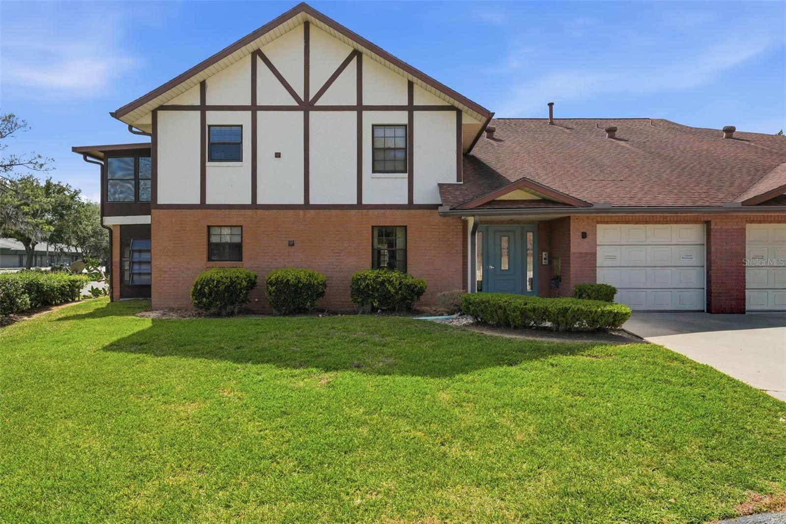 100 E OAK TERRACE DR #B2, LEESBURG, FL, 34748